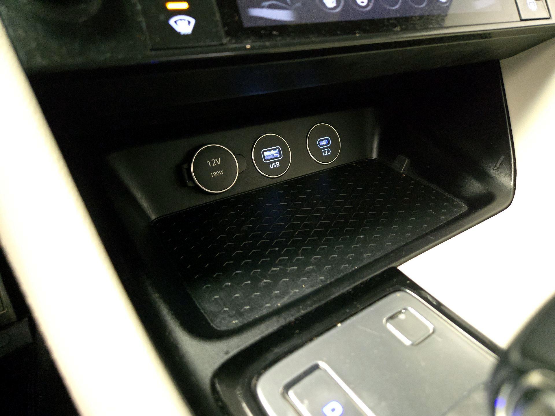 Thumbnail: 2025 Genesis G70 - 19