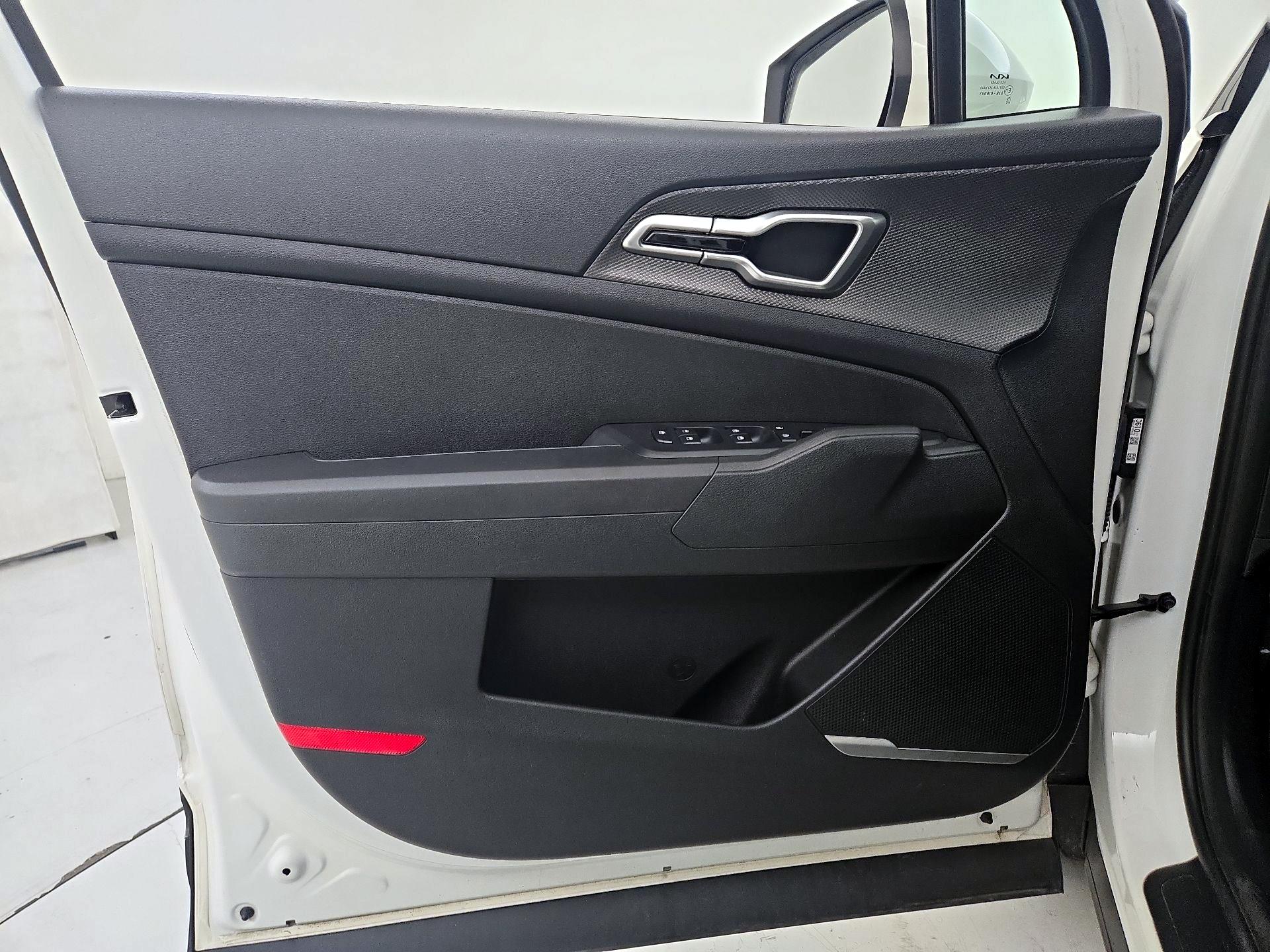 Thumbnail: 2025 Kia Sportage - 12