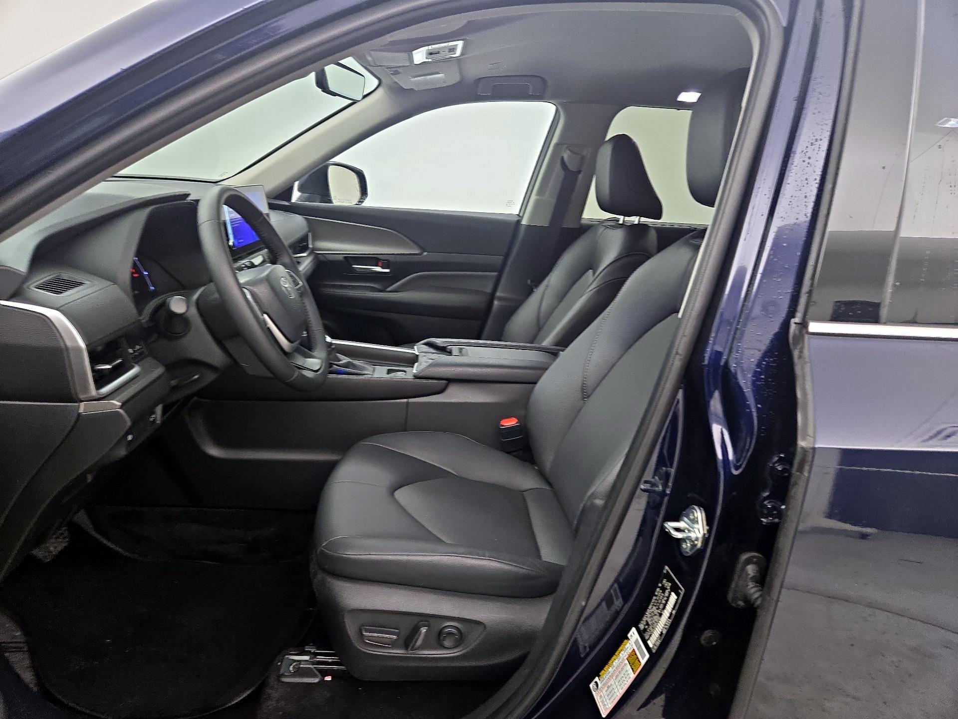 Thumbnail: 2025 Toyota Grand Highlander - 11