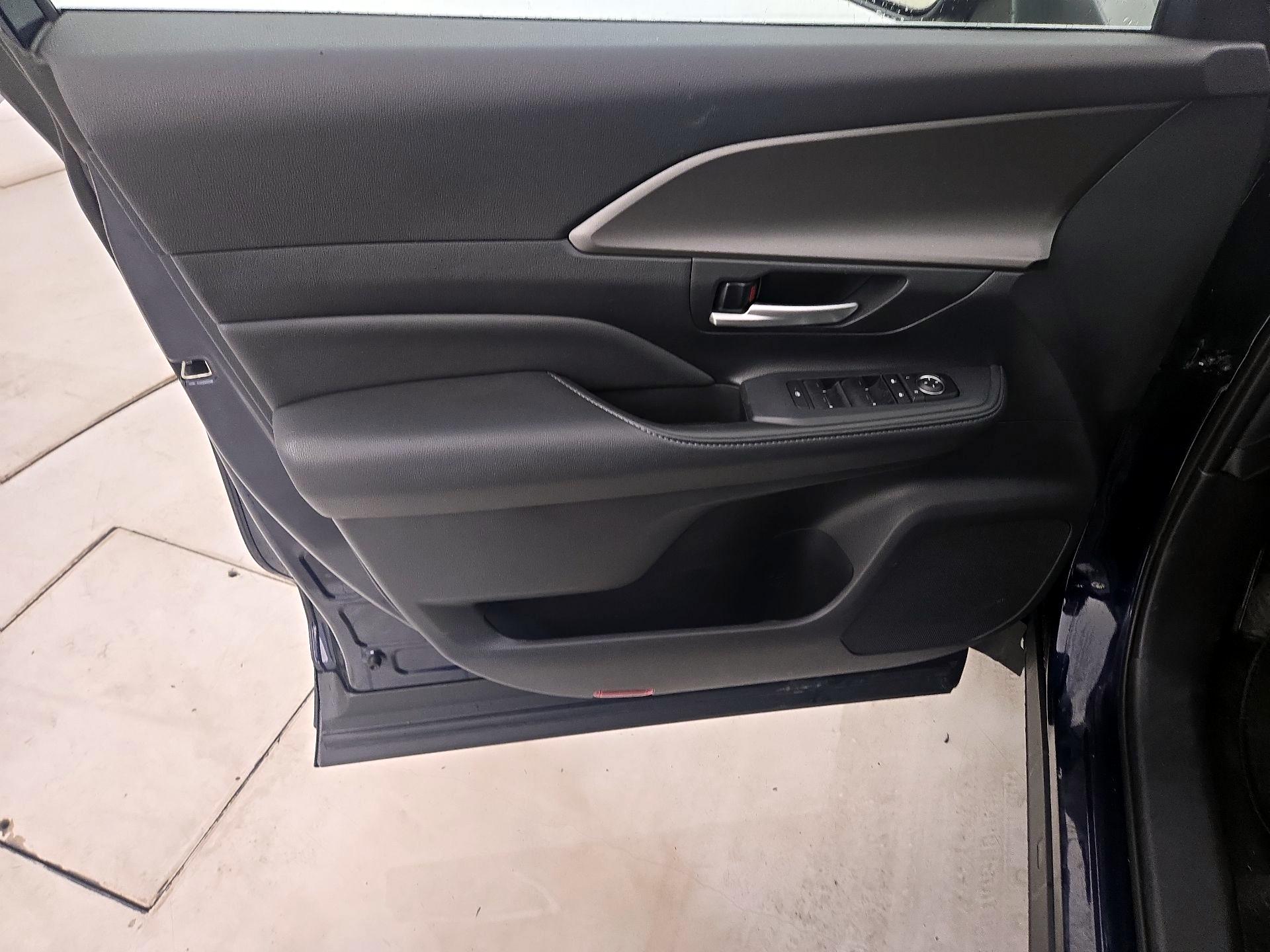 Thumbnail: 2025 Toyota Grand Highlander - 12