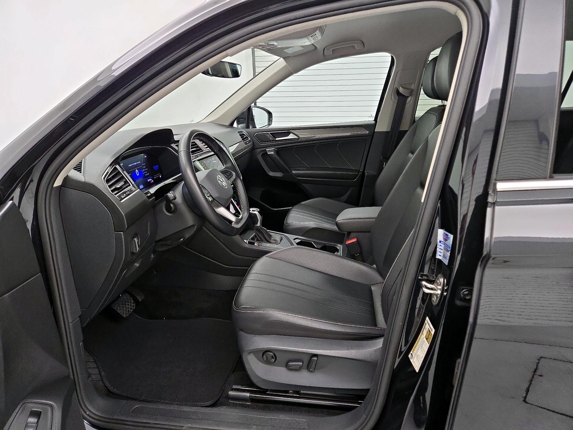 Thumbnail: 2024 Volkswagen Tiguan - 11