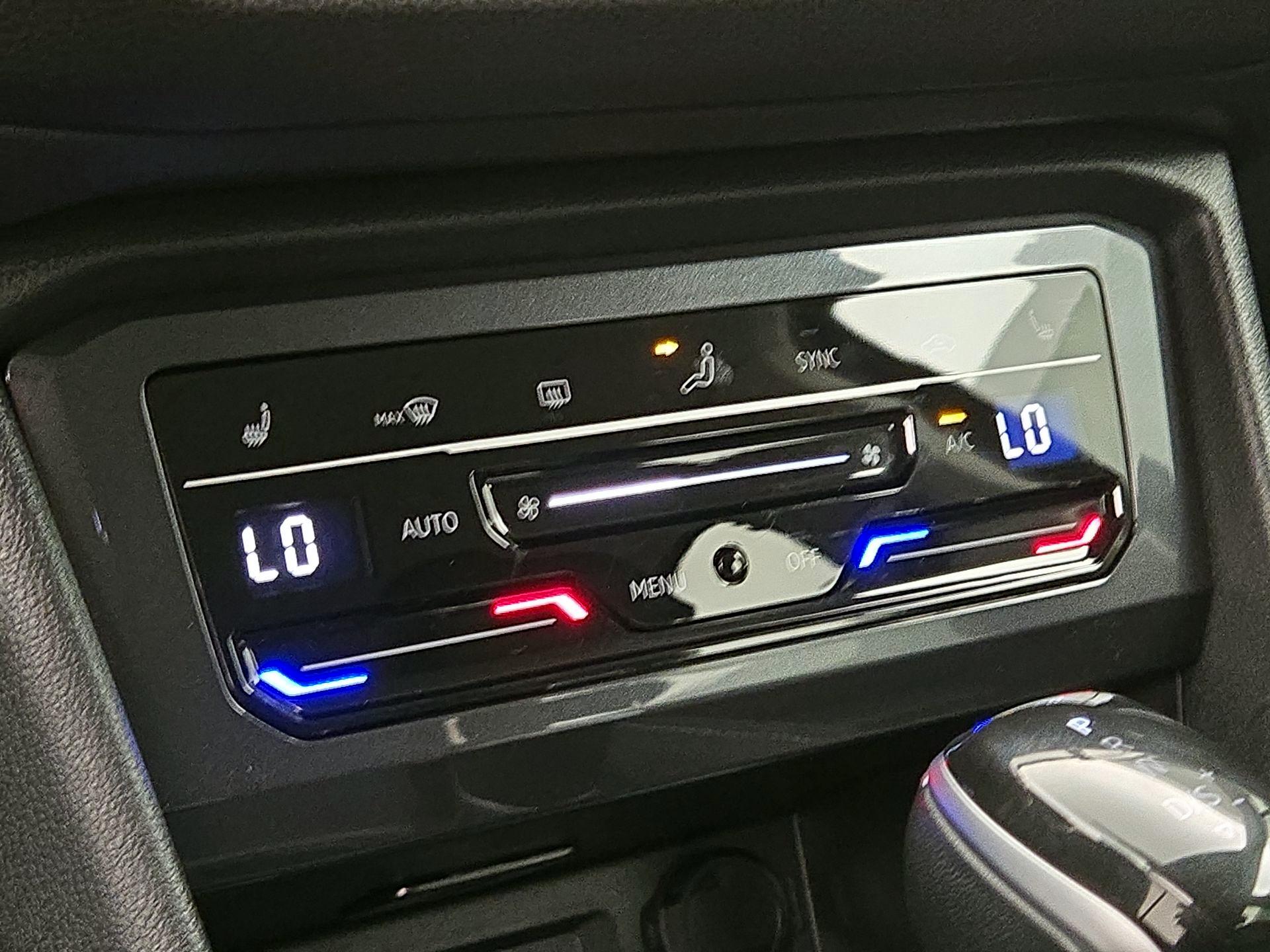 Thumbnail: 2024 Volkswagen Tiguan - 16