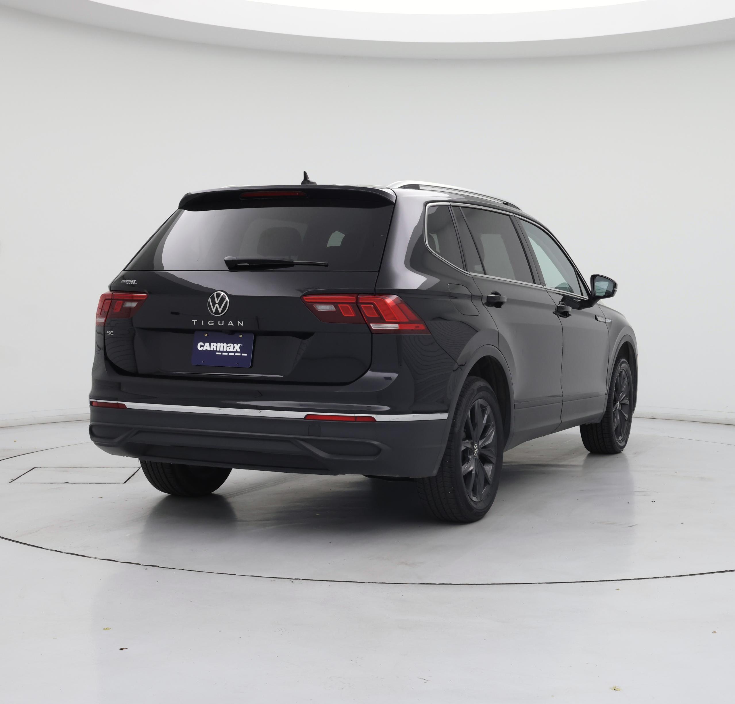 Thumbnail: 2024 Volkswagen Tiguan - 8