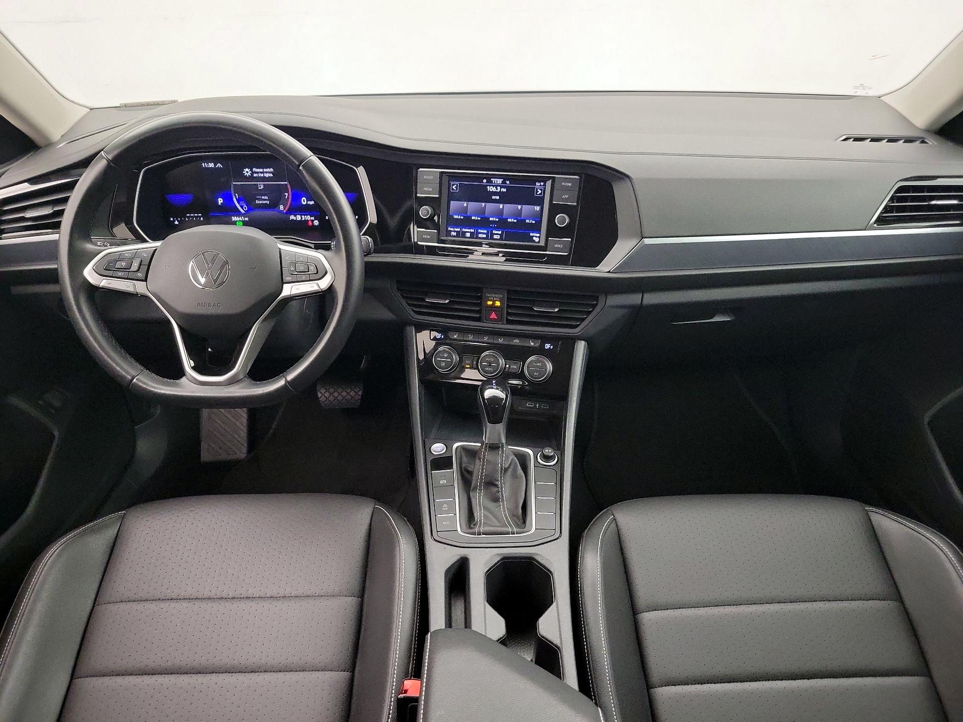 Thumbnail: 2024 Volkswagen Jetta - 9