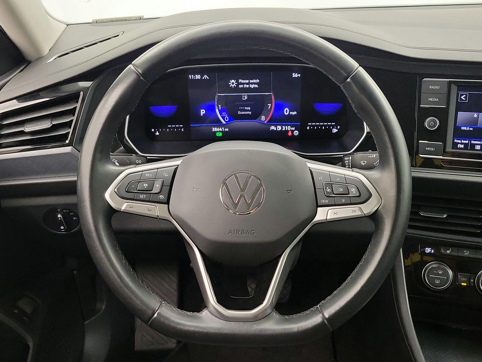 Thumbnail: 2024 Volkswagen Jetta - 10