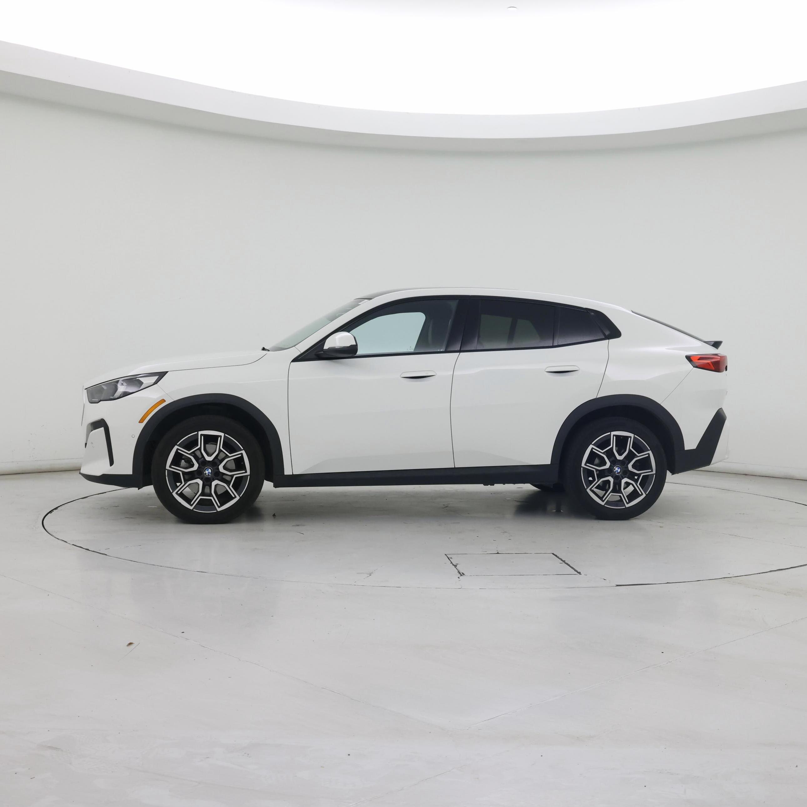 Thumbnail: 2025 BMW X2 - 3