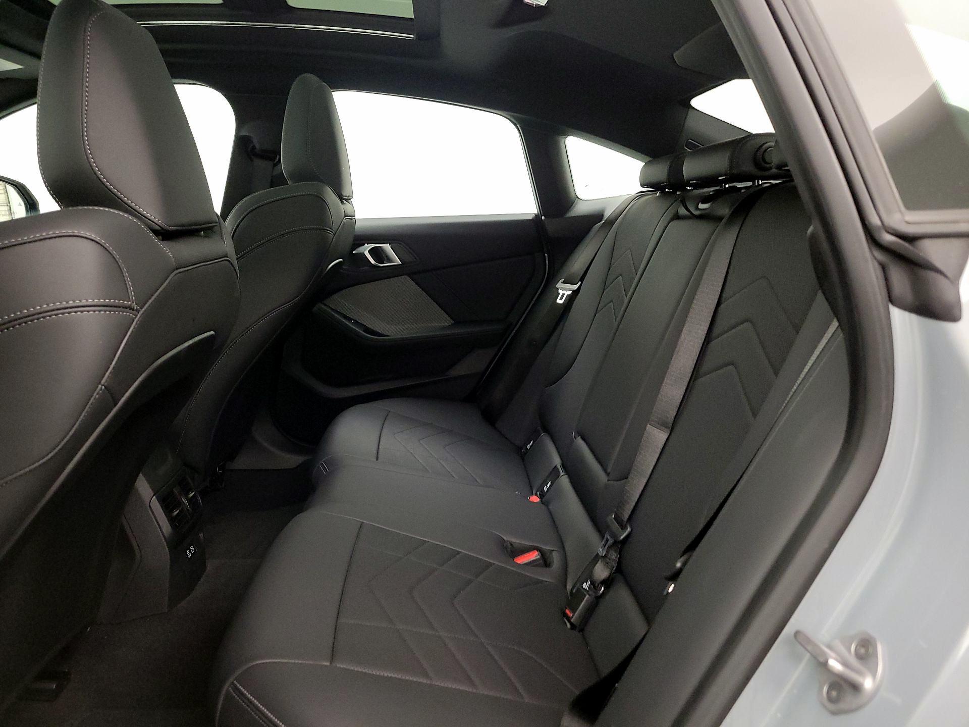 Thumbnail: 2025 BMW 2 Series - 20