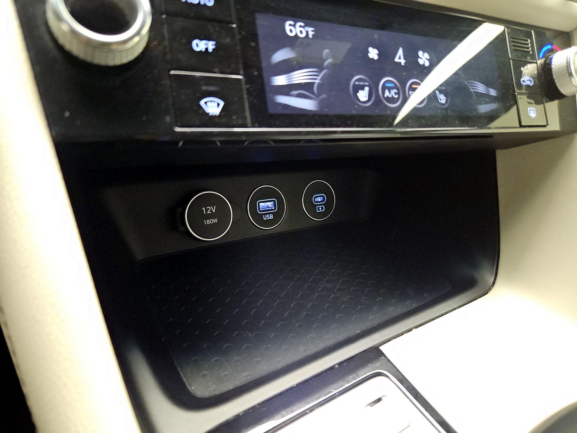 Thumbnail: 2025 Genesis G70 - 19