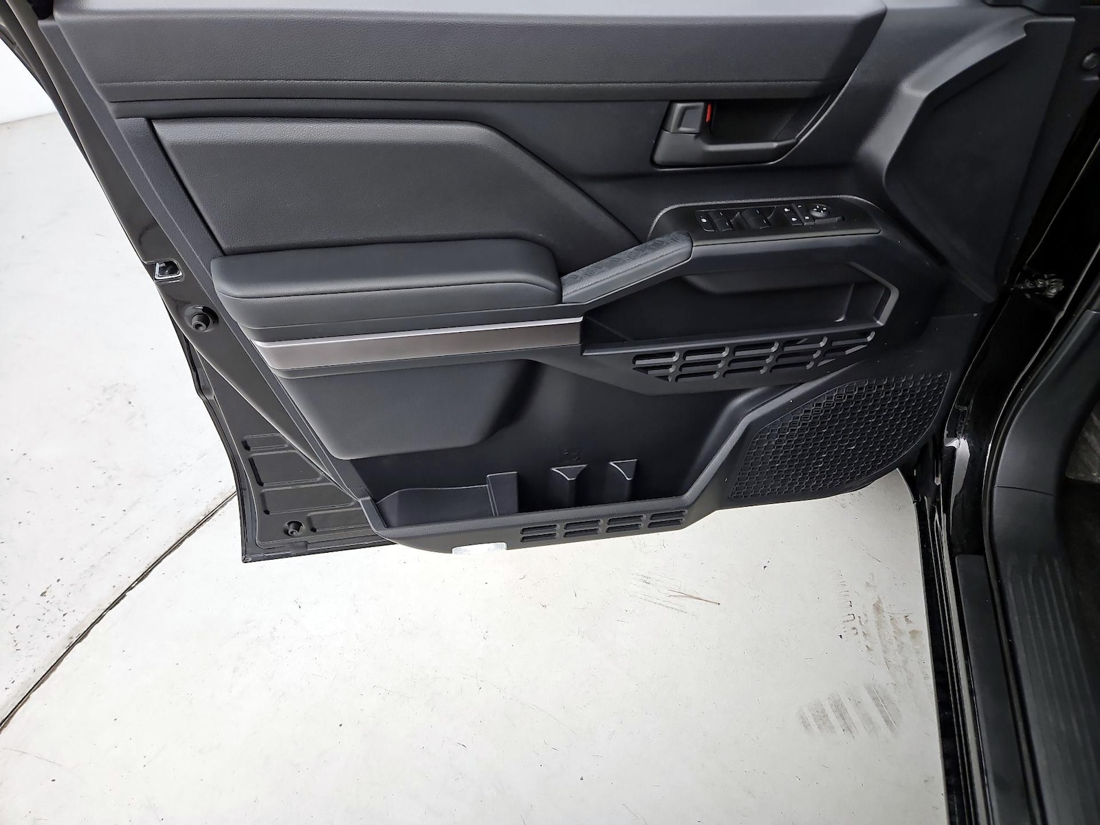 2025 Toyota 4Runner SR5 - Photo 13