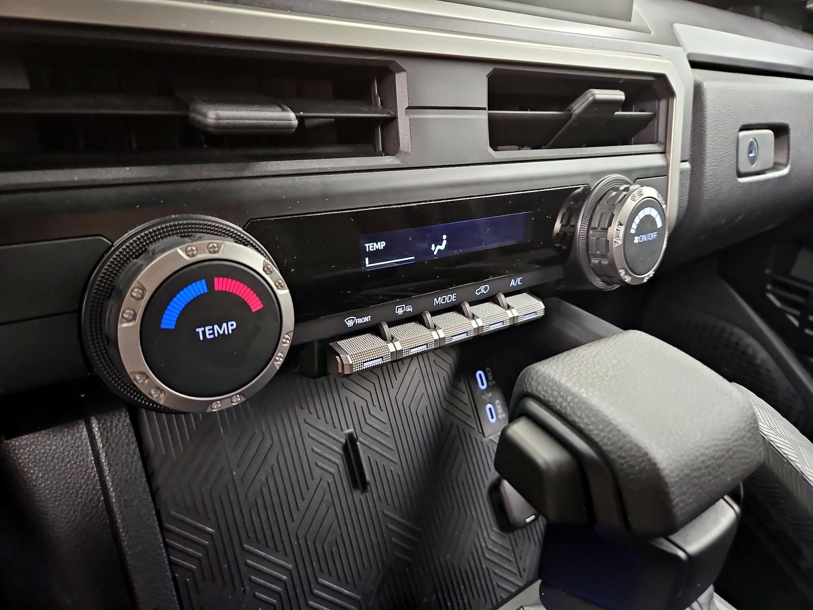 2025 Toyota 4Runner SR5 - Photo 17