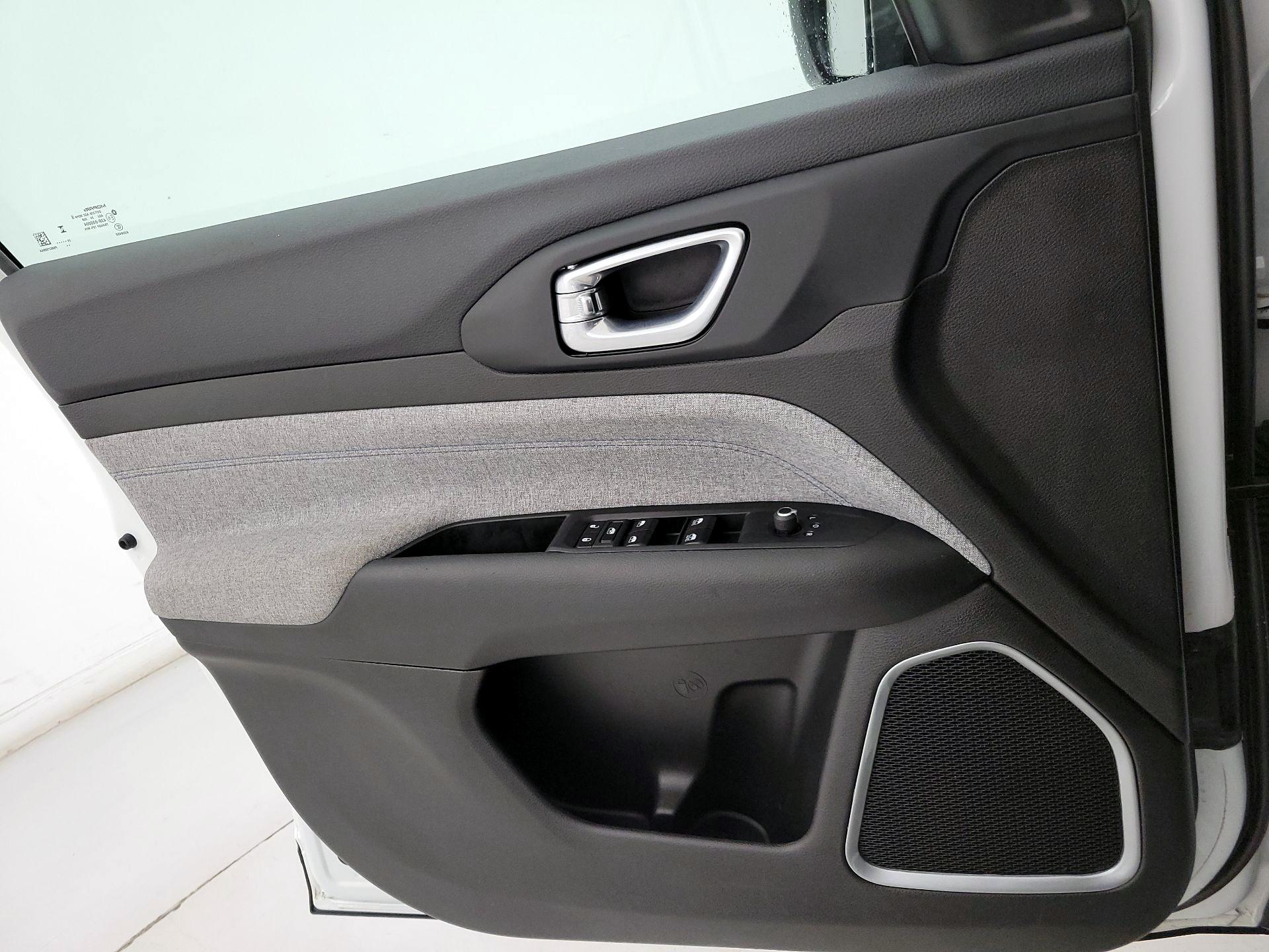 Thumbnail: 2025 Jeep Compass - 12