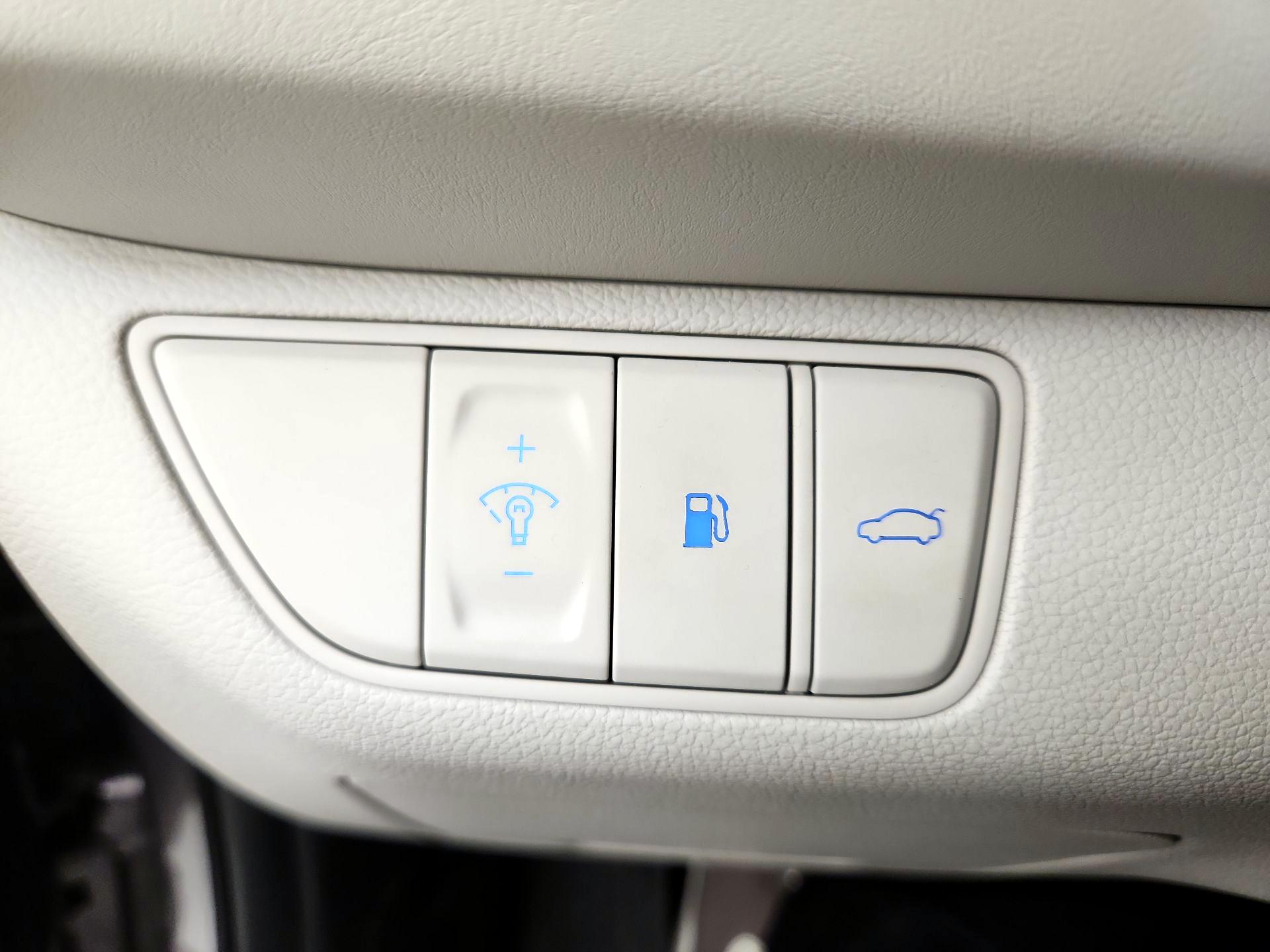 Thumbnail: 2025 Genesis G70 - 13