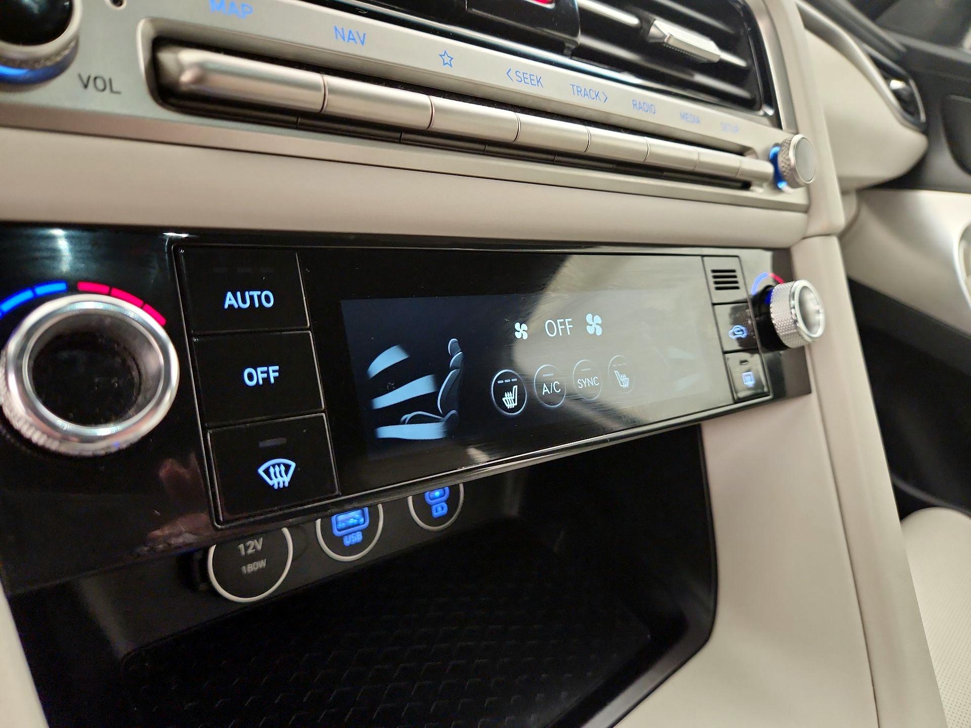 Thumbnail: 2025 Genesis G70 - 17