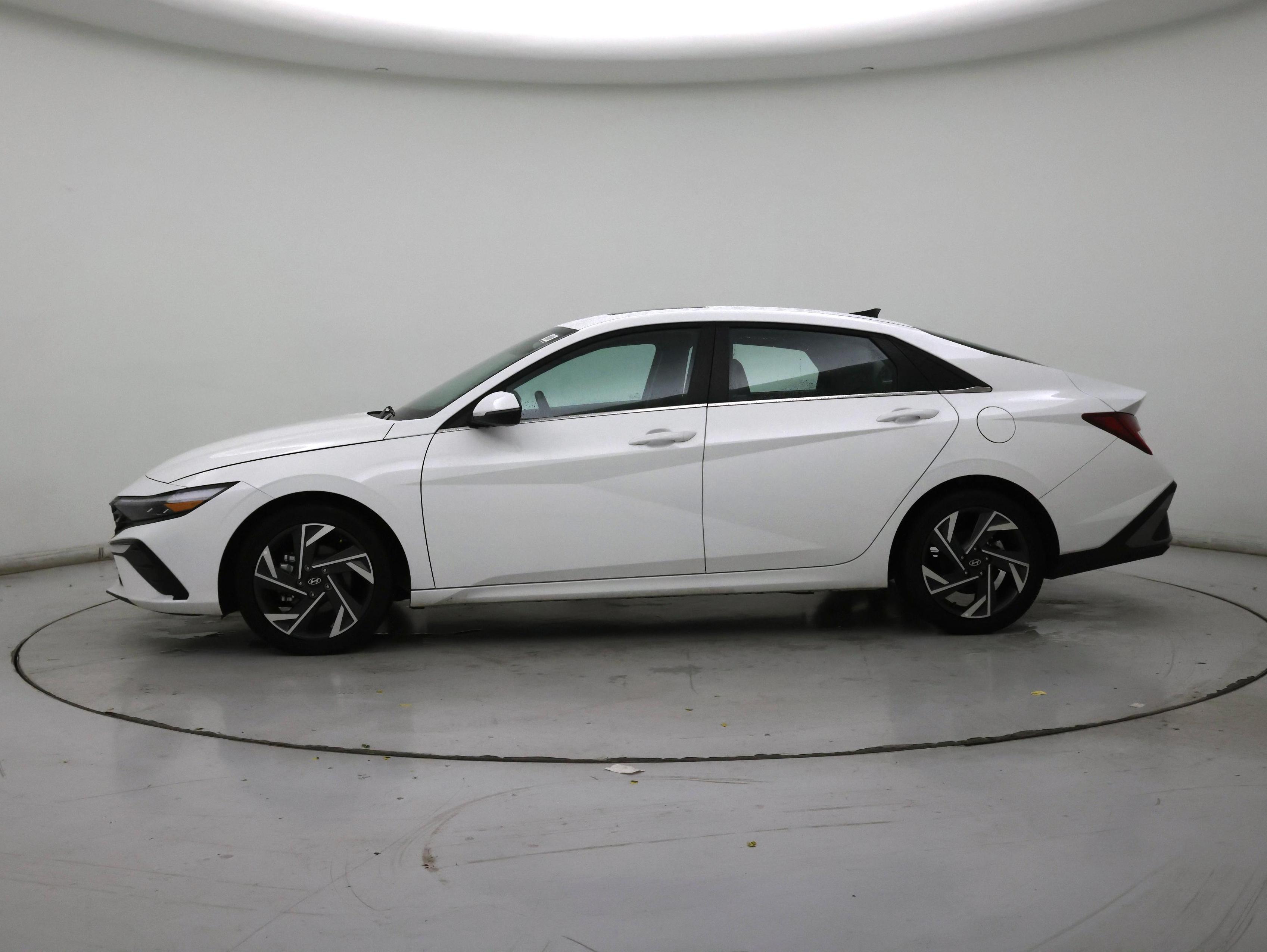 Thumbnail: 2025 Hyundai Elantra - 3