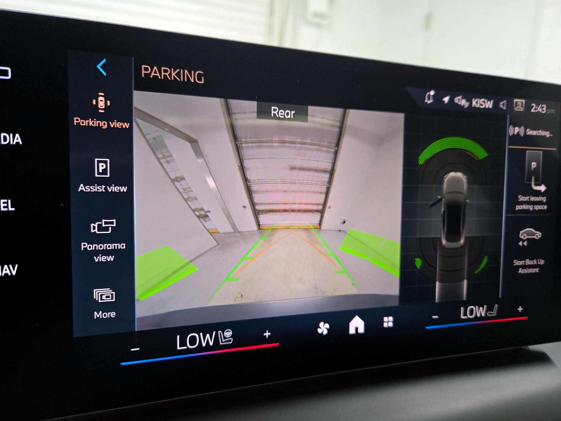 Thumbnail: 2025 BMW 2 Series - 13