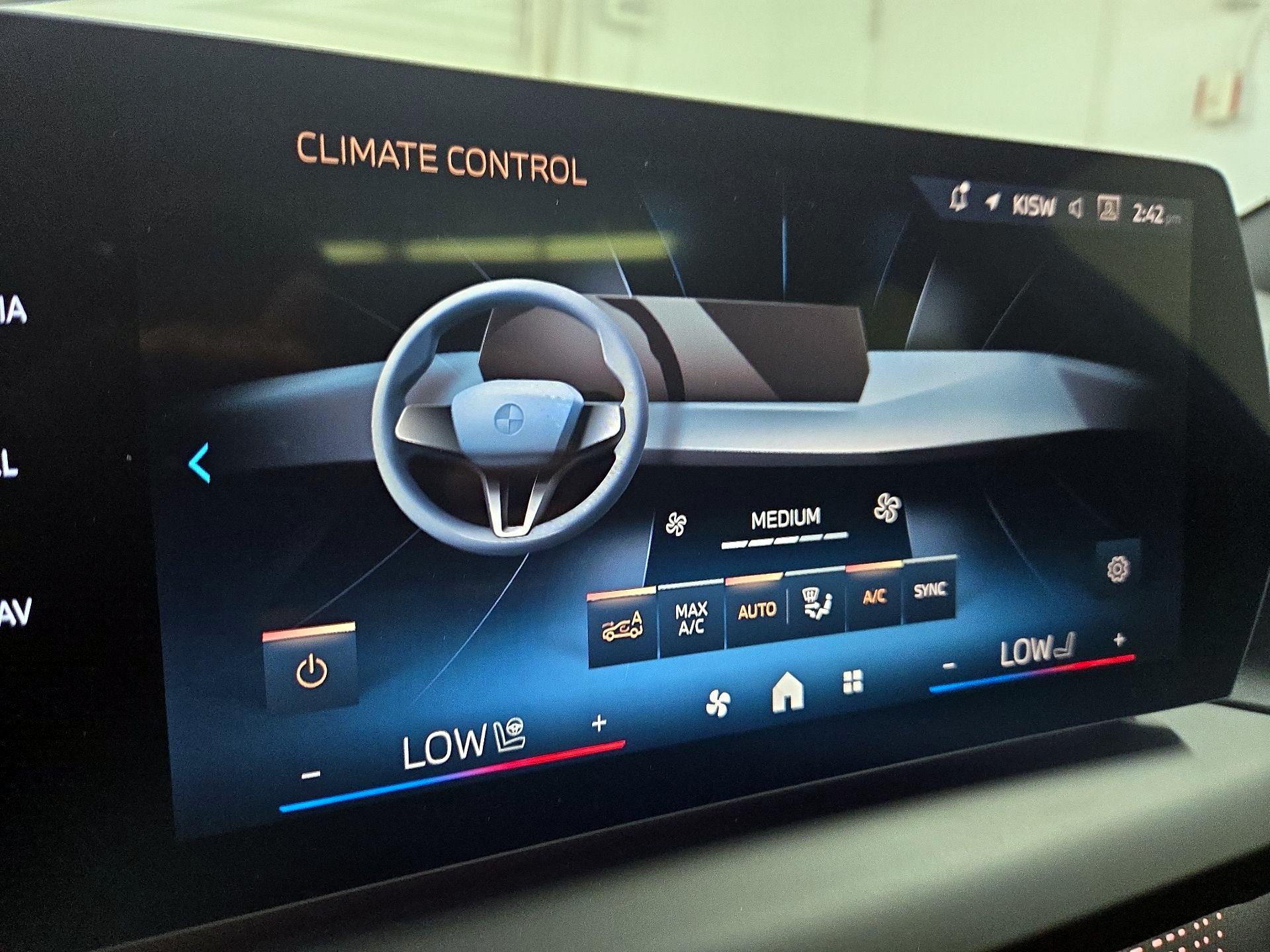 Thumbnail: 2025 BMW 2 Series - 15