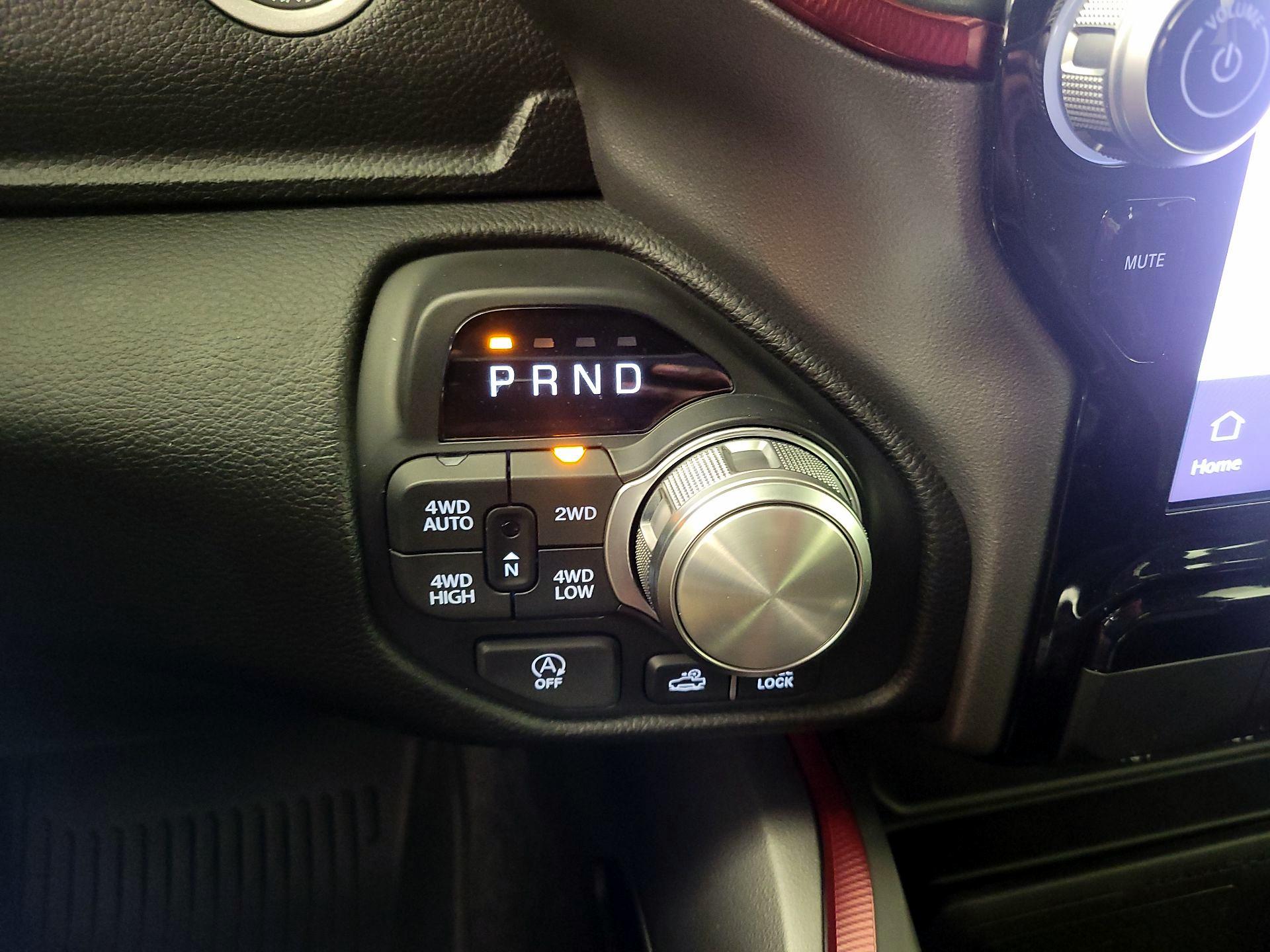 Thumbnail: 2025 RAM 1500 - 18