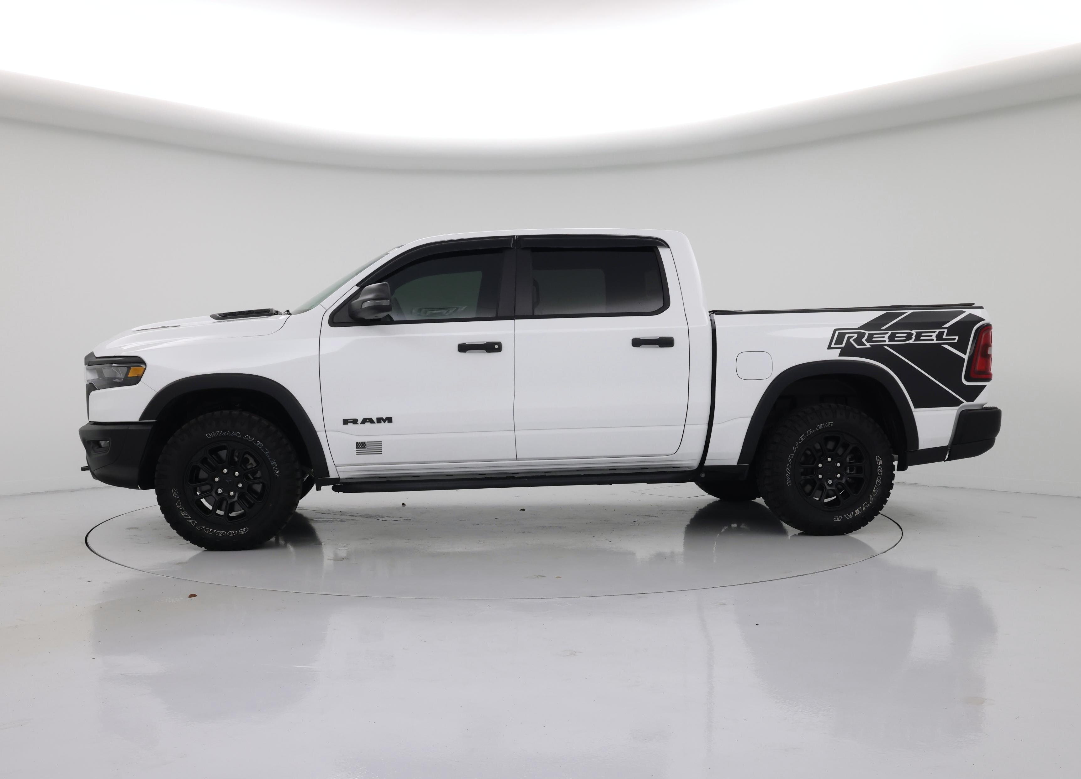 Thumbnail: 2025 RAM 1500 - 3