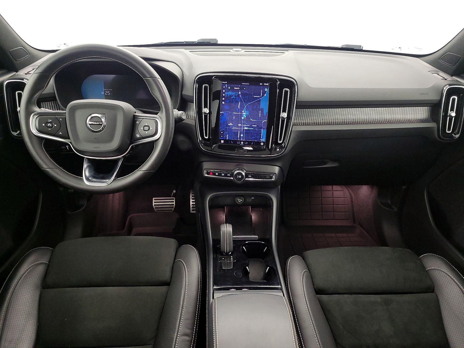 Thumbnail: 2021 Volvo XC40 - 9