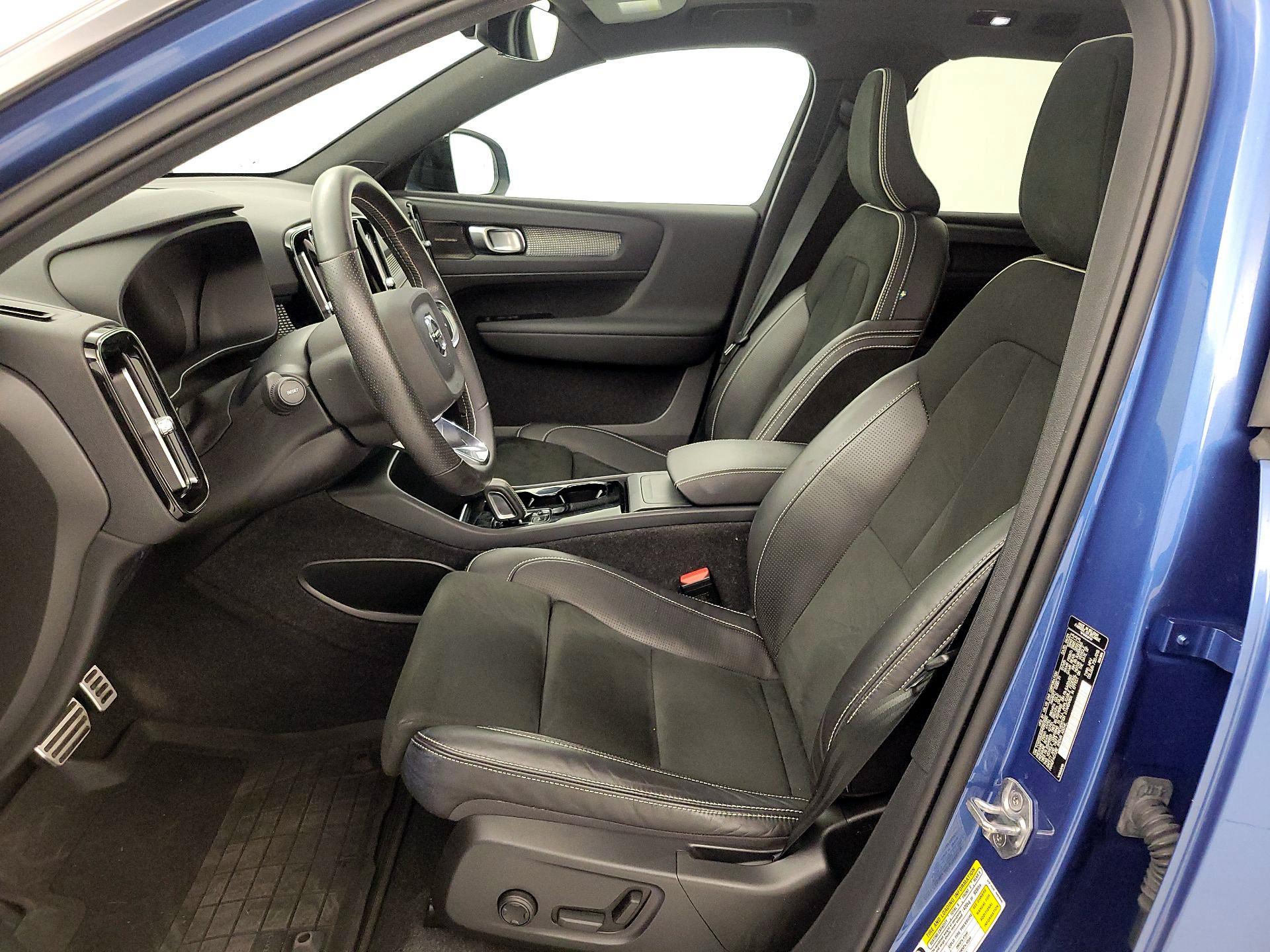 Thumbnail: 2021 Volvo XC40 - 11