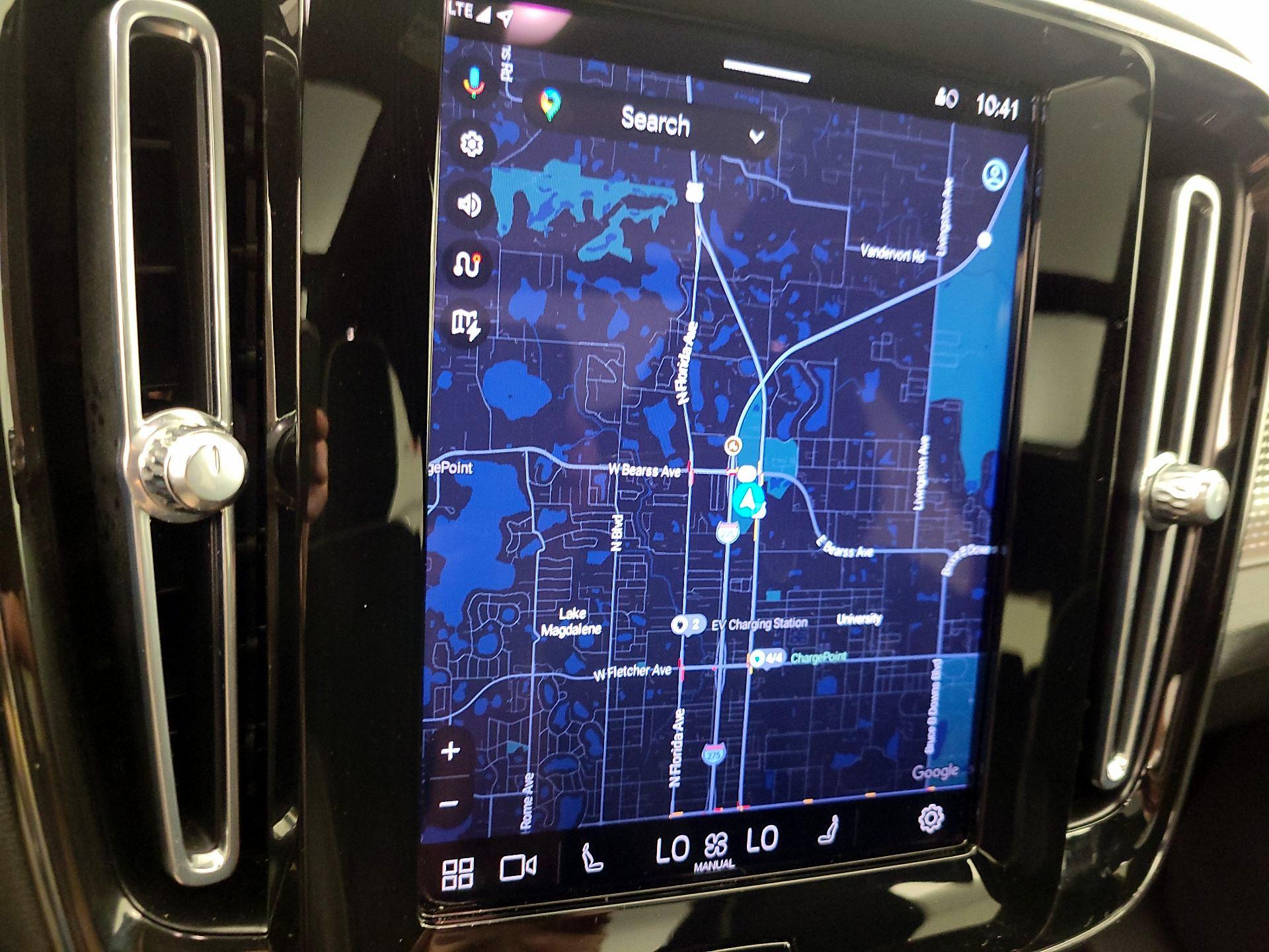 Thumbnail: 2021 Volvo XC40 - 14