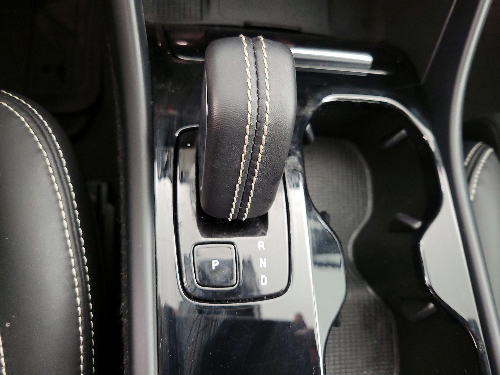 Thumbnail: 2021 Volvo XC40 - 18