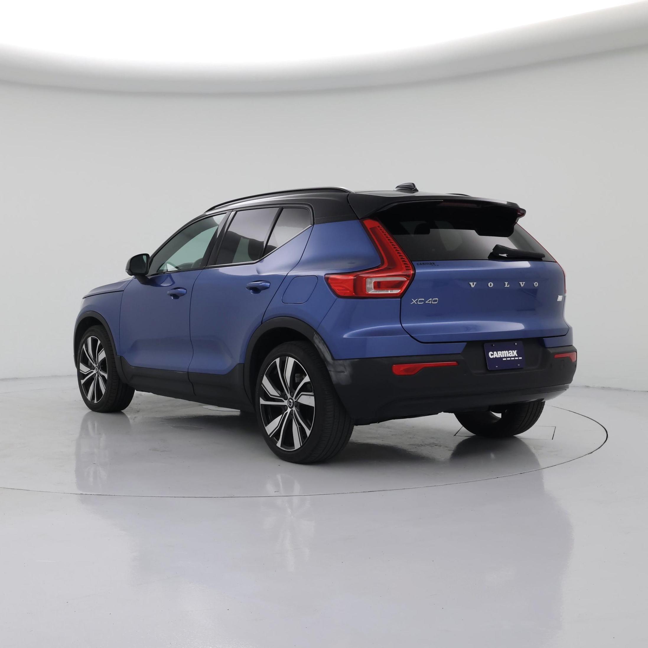 Thumbnail: 2021 Volvo XC40 - 2