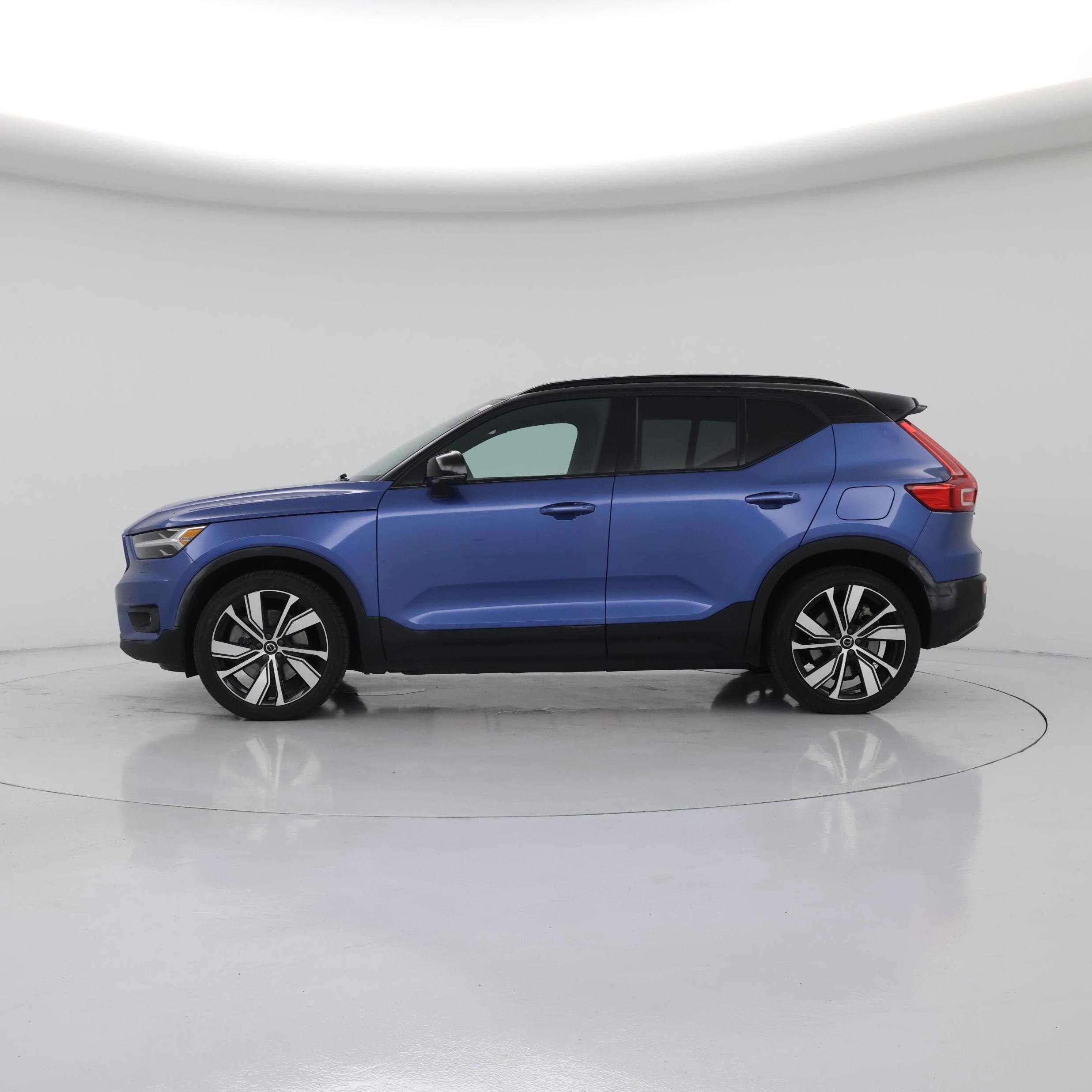 Thumbnail: 2021 Volvo XC40 - 3
