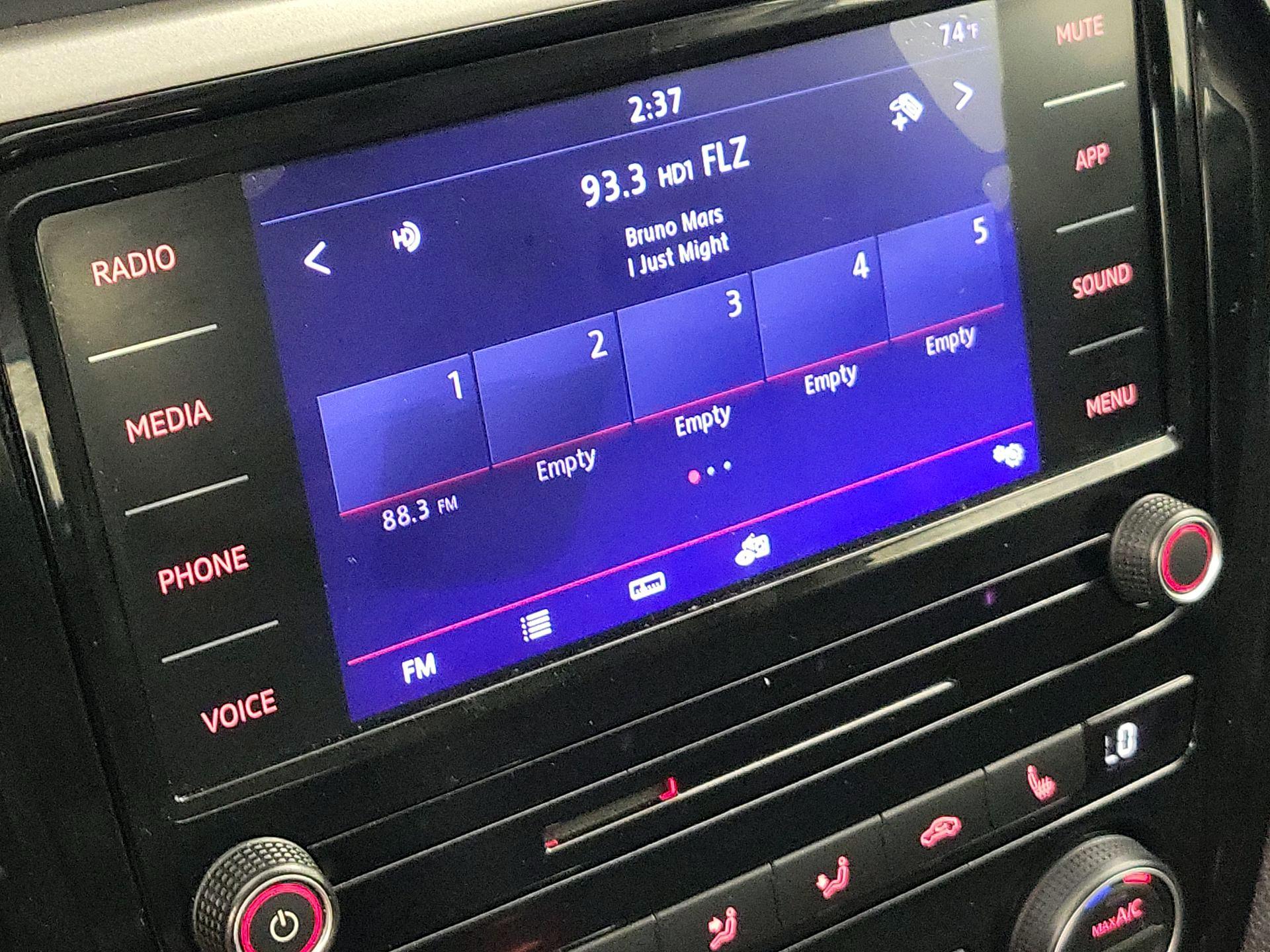 Thumbnail: 2021 Volkswagen Passat - 15