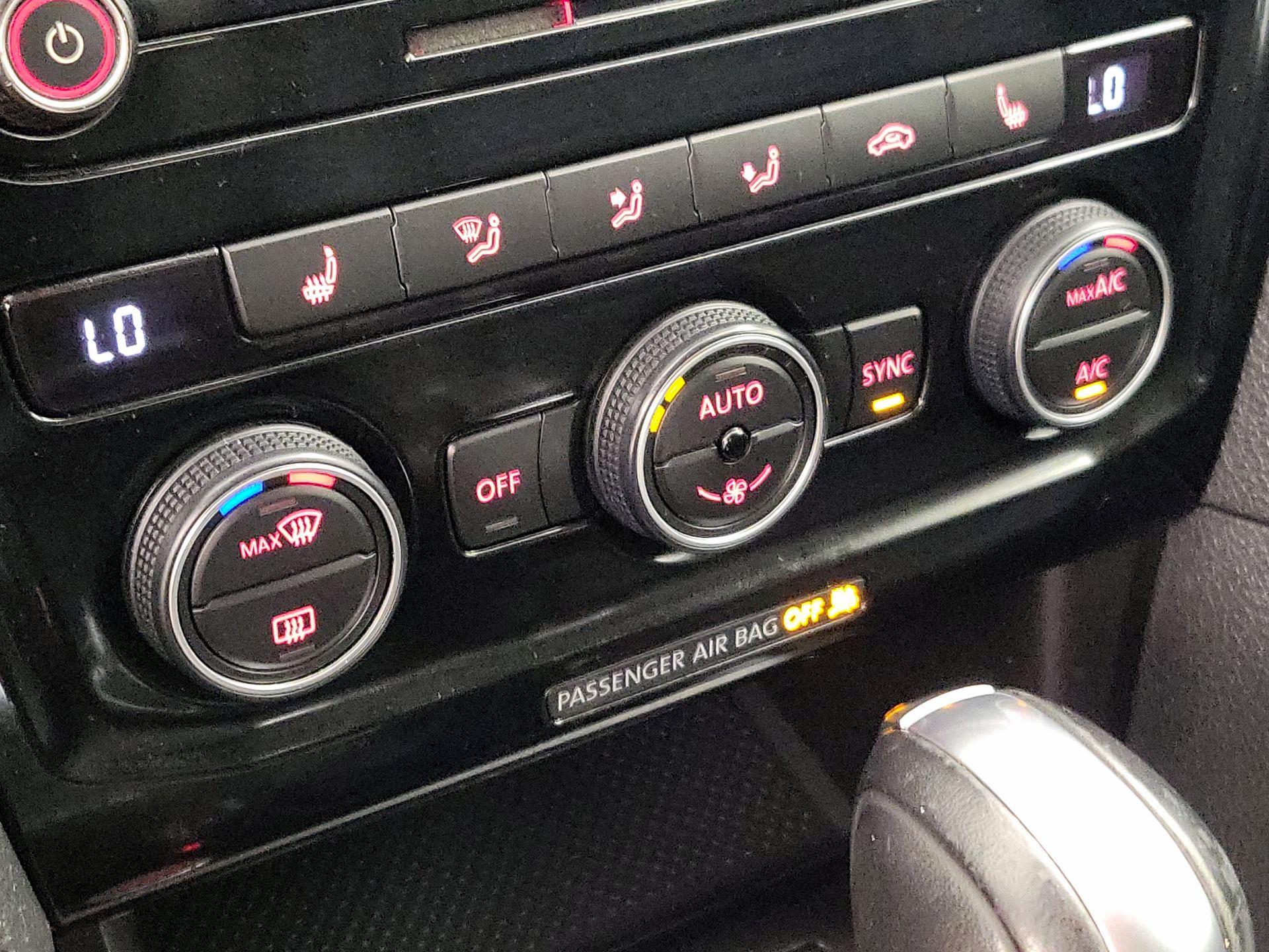 Thumbnail: 2021 Volkswagen Passat - 16