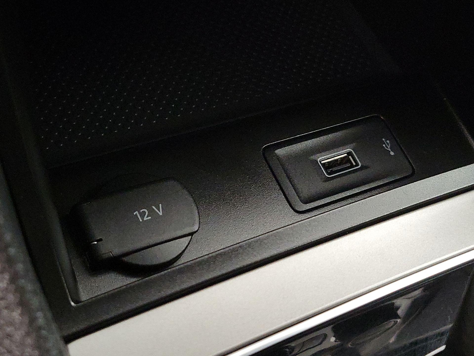 Thumbnail: 2021 Volkswagen Passat - 18