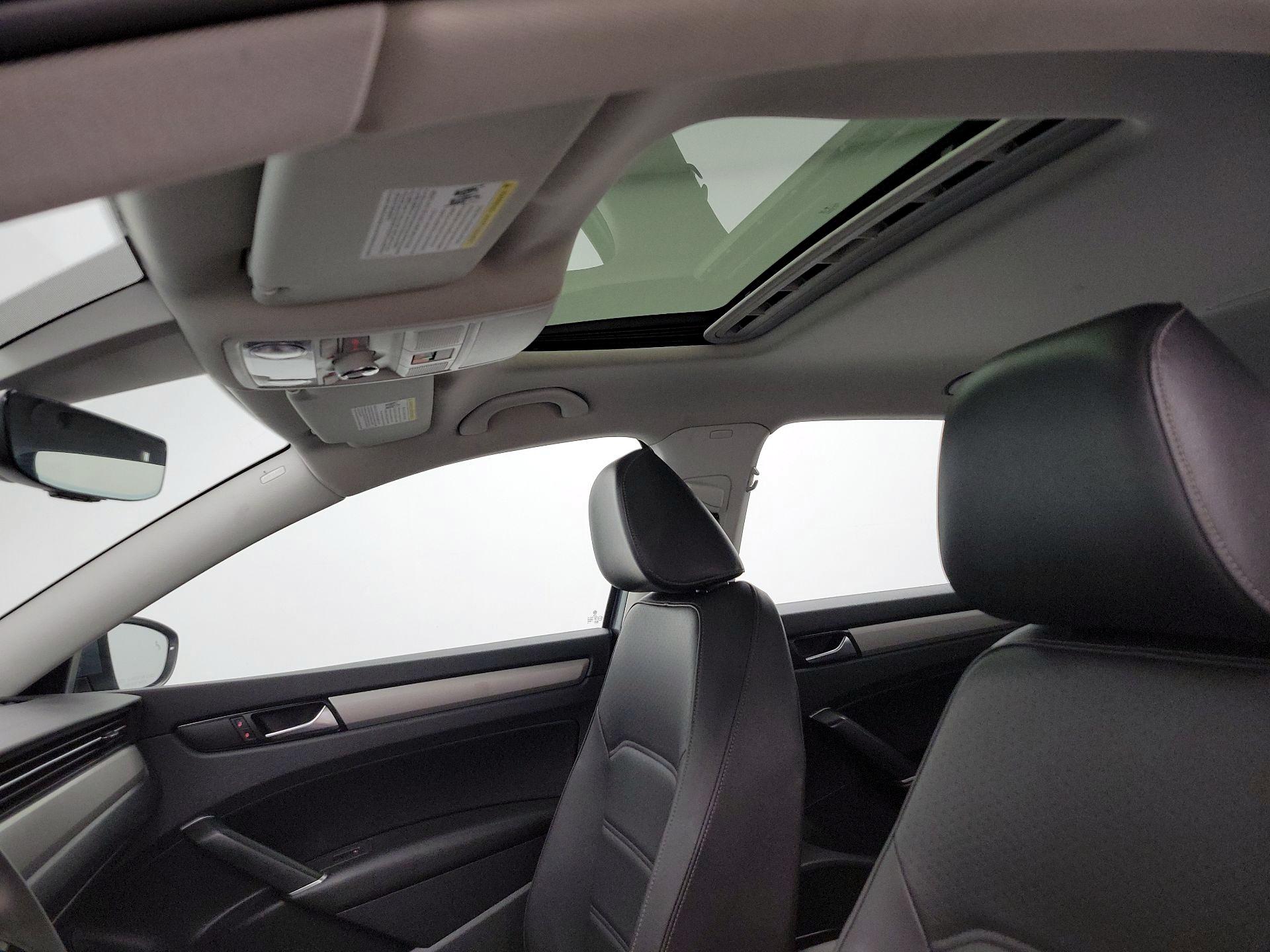 Thumbnail: 2021 Volkswagen Passat - 19