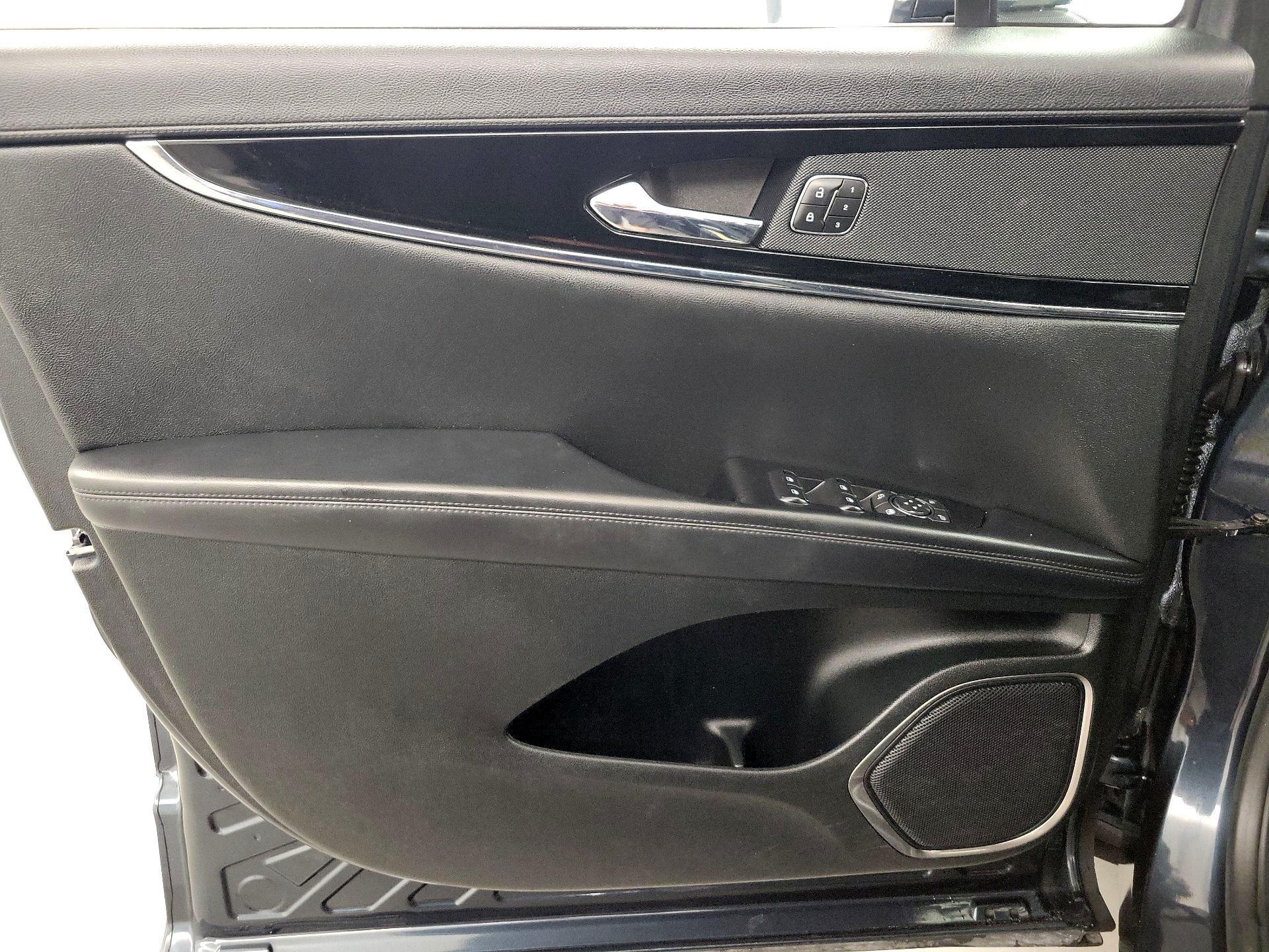 Thumbnail: 2022 Lincoln Nautilus - 12