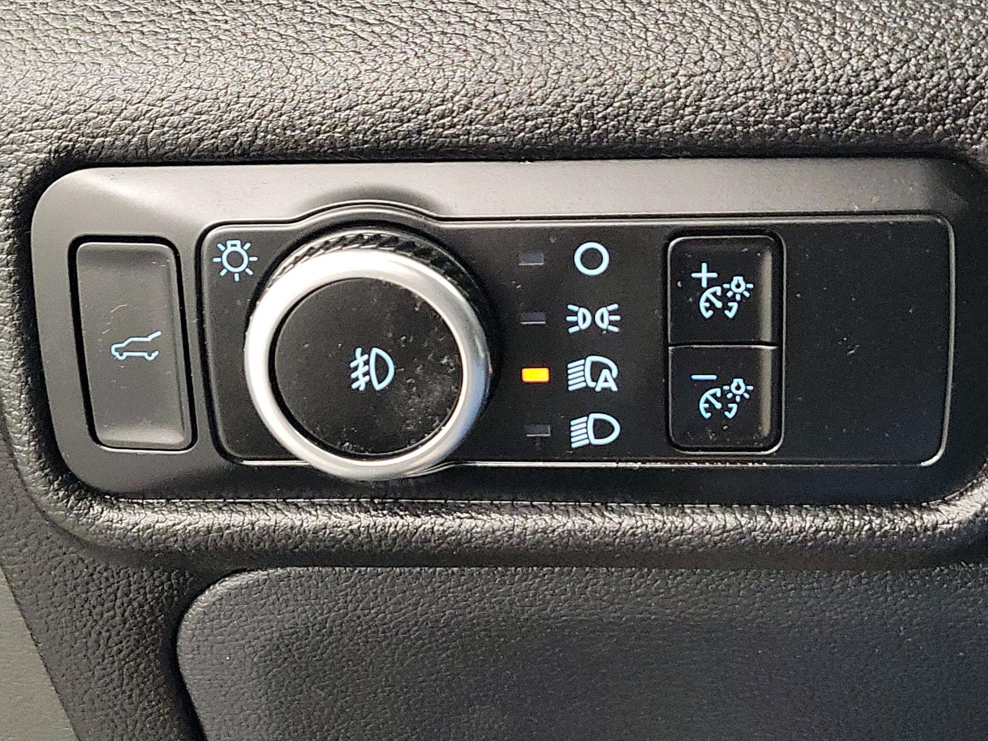 Thumbnail: 2023 Ford Explorer - 13