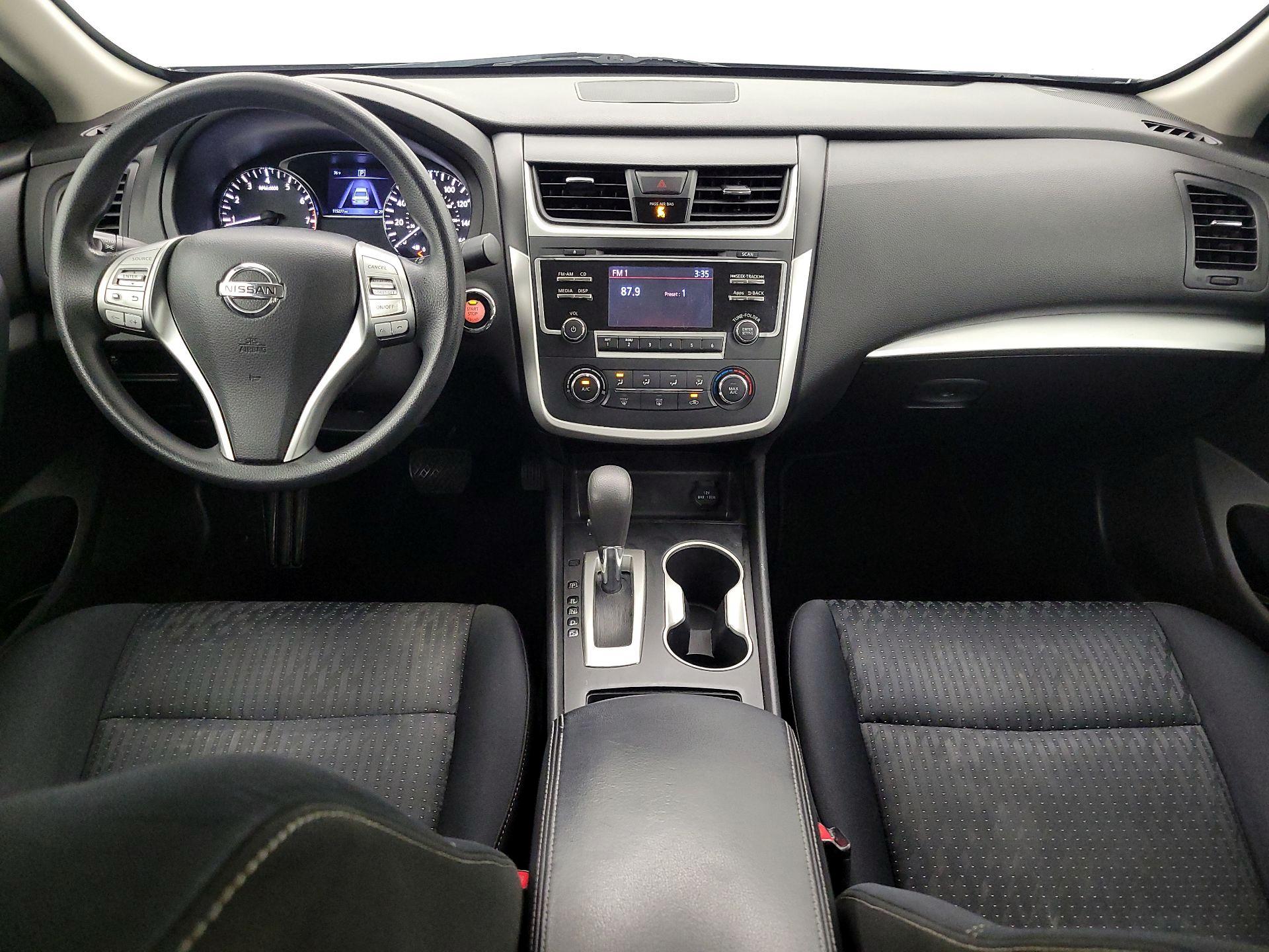 Thumbnail: 2016 Nissan Altima - 9