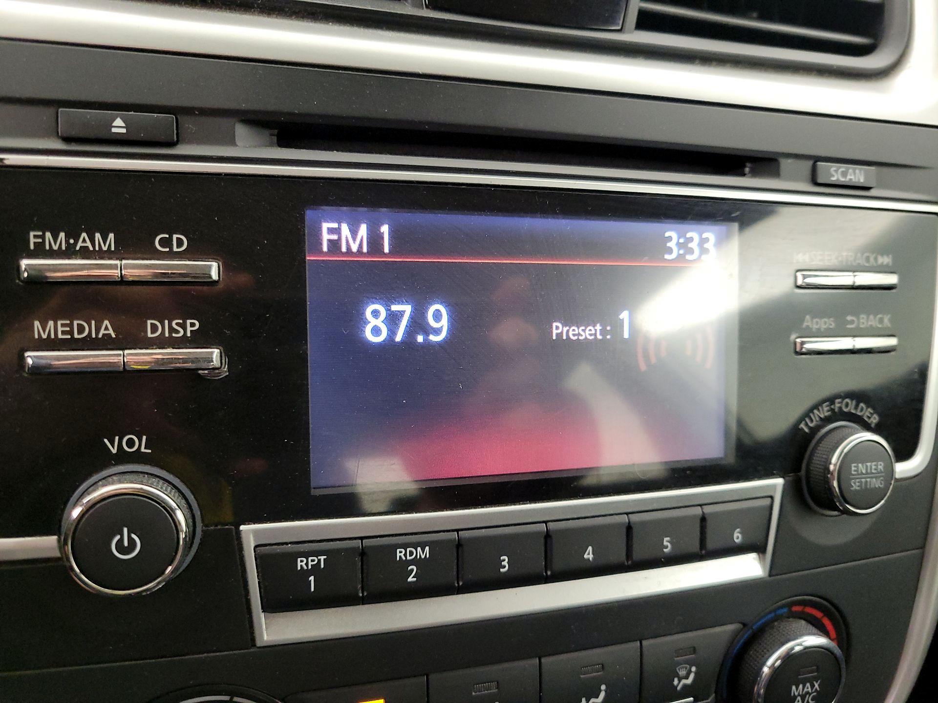 Thumbnail: 2016 Nissan Altima - 15