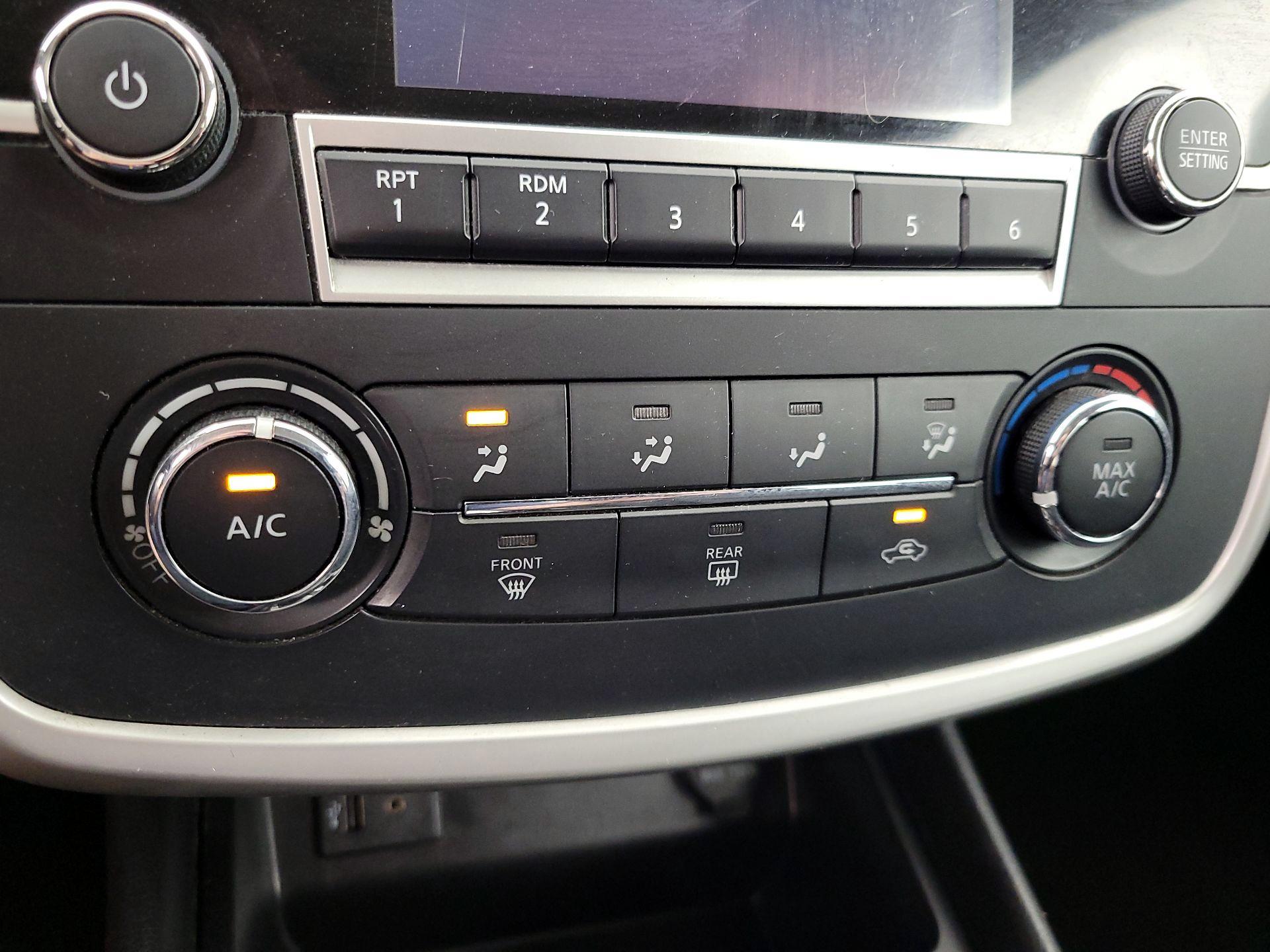 Thumbnail: 2016 Nissan Altima - 16