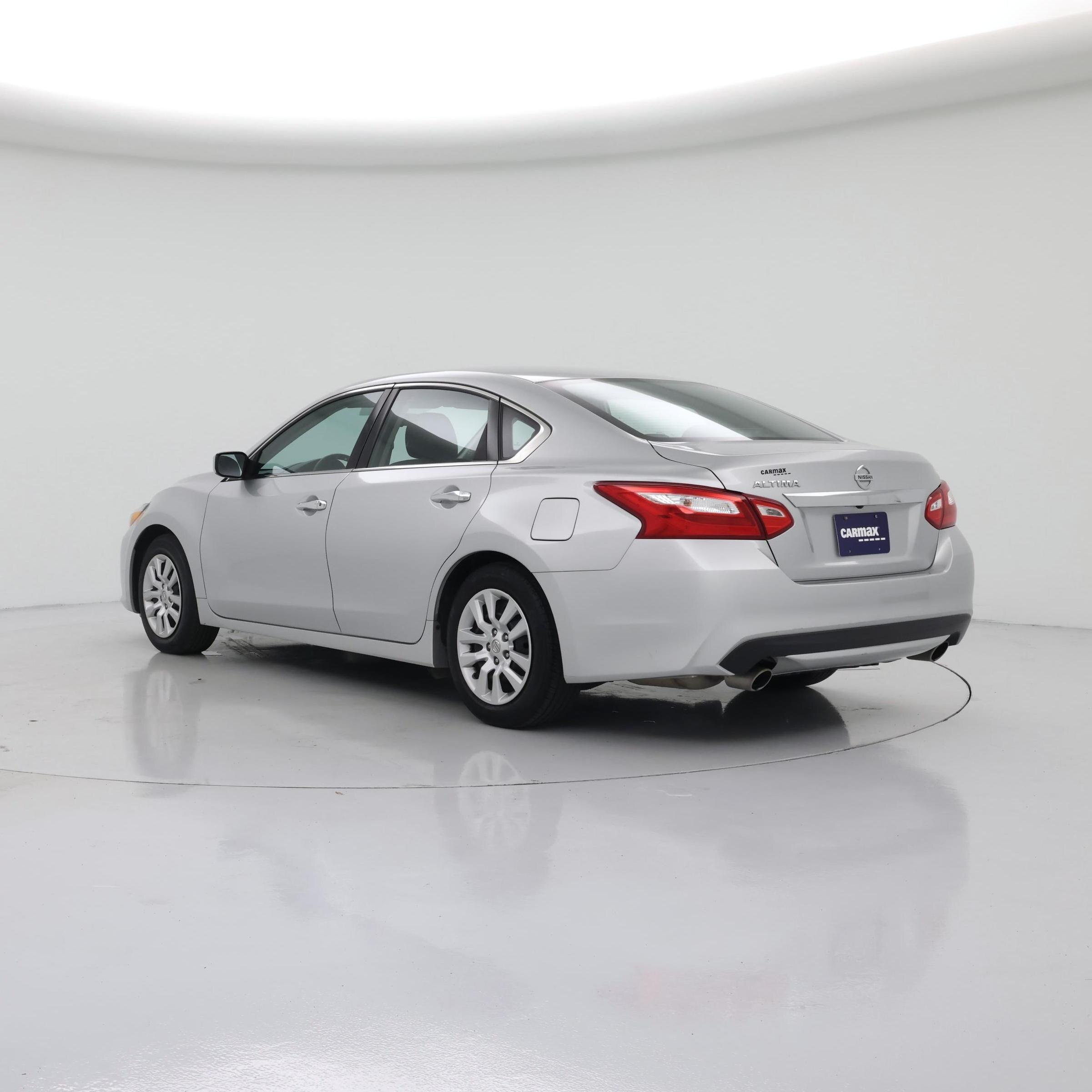 Thumbnail: 2016 Nissan Altima - 2