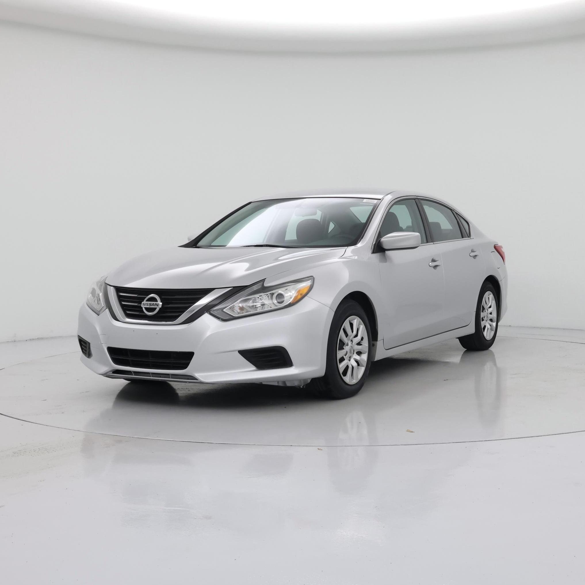 Thumbnail: 2016 Nissan Altima - 4