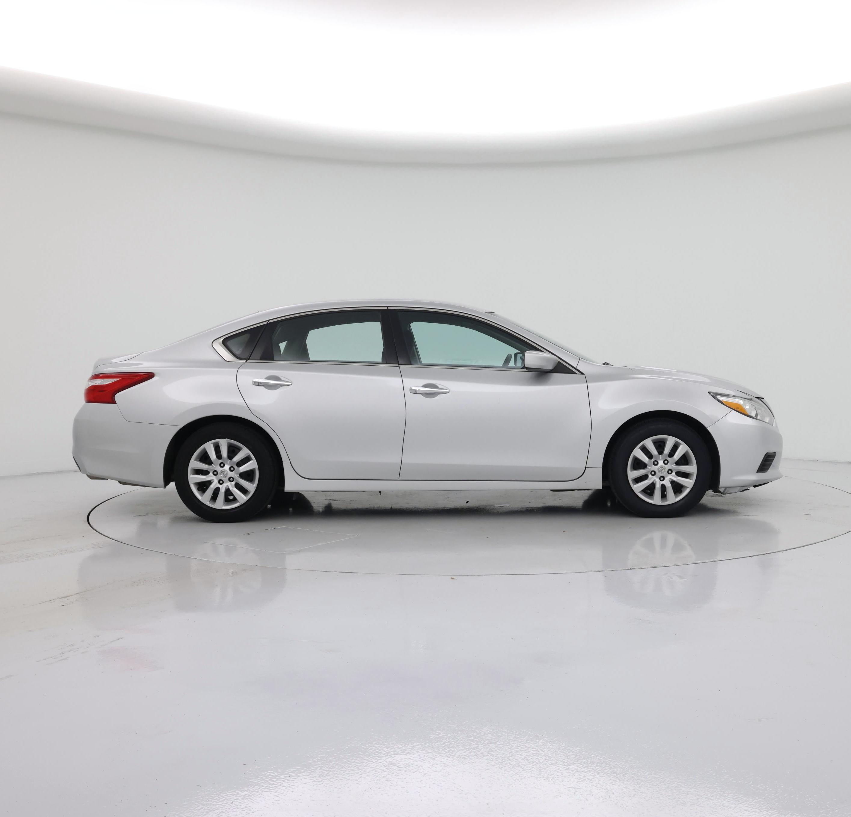 Thumbnail: 2016 Nissan Altima - 7