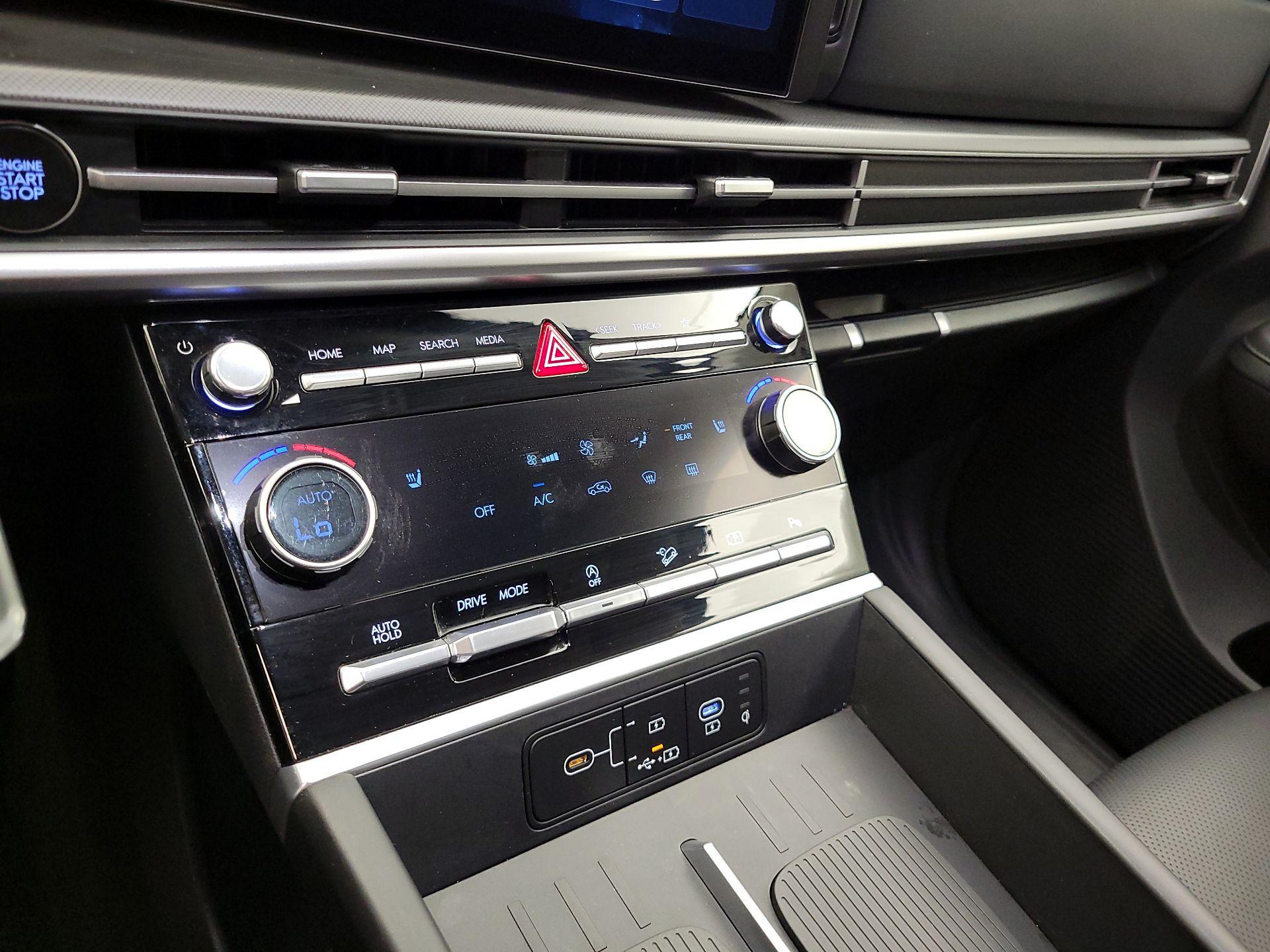 Thumbnail: 2025 Hyundai Santa Fe - 16