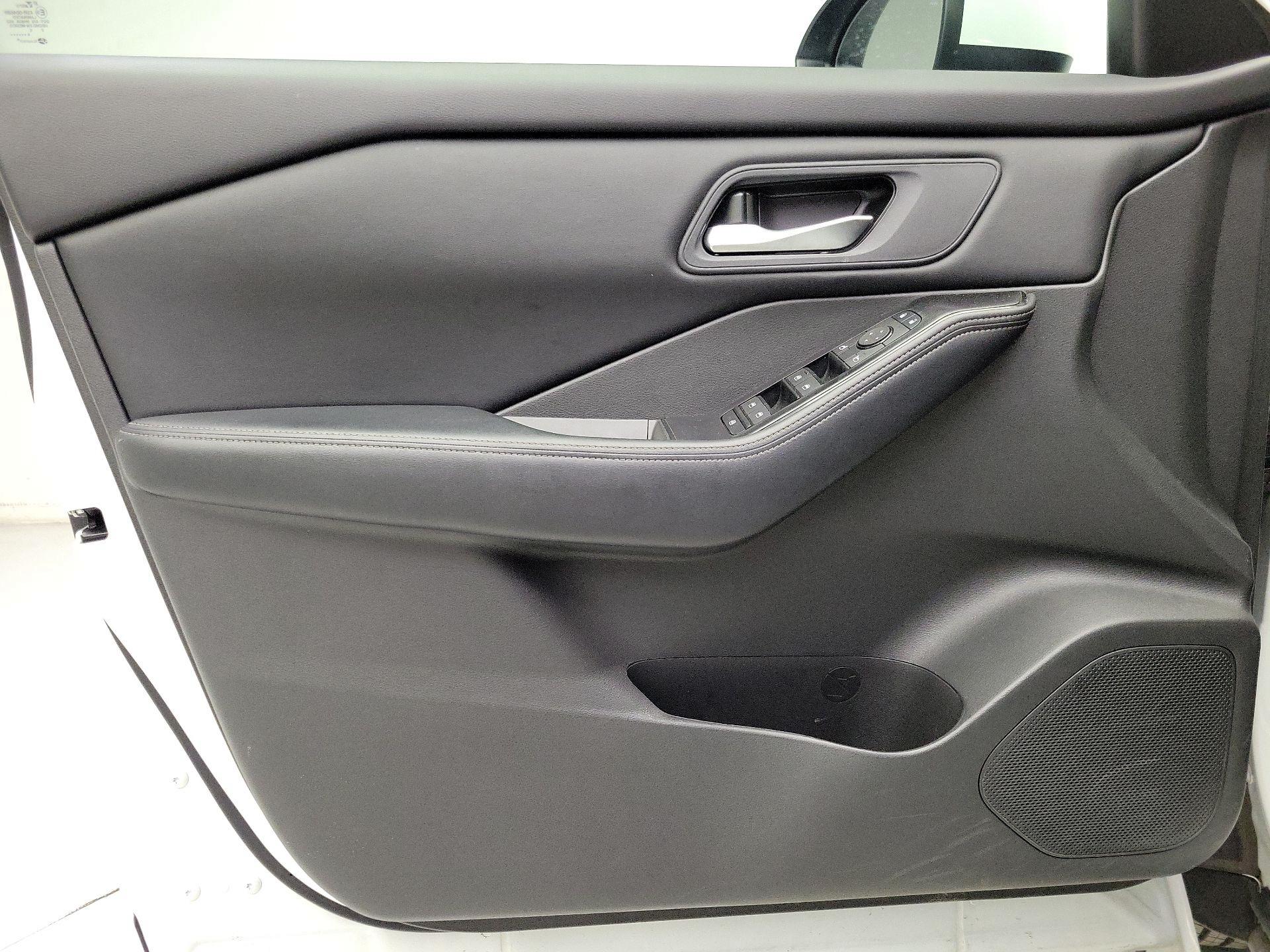 Thumbnail: 2025 Nissan Rogue - 12