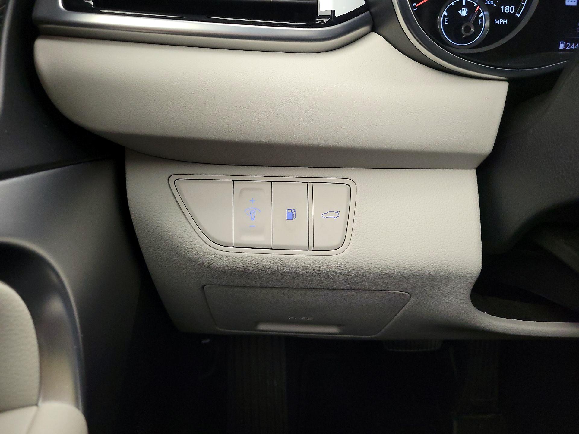 Thumbnail: 2025 Genesis G70 - 13