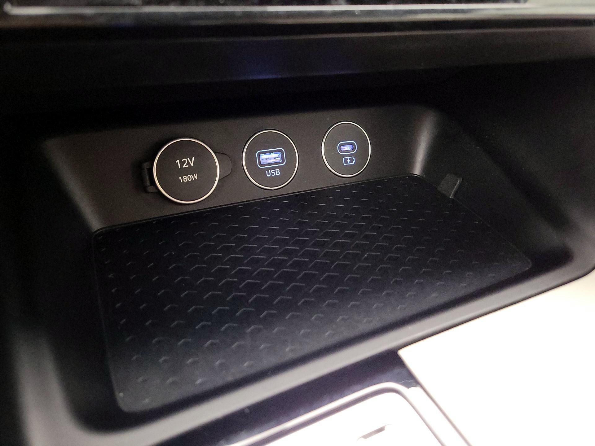 Thumbnail: 2025 Genesis G70 - 19