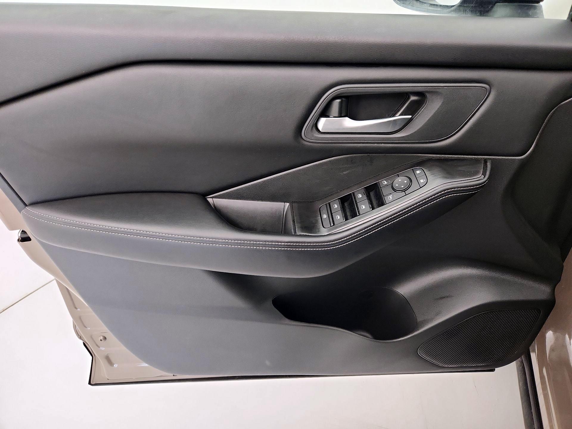 Thumbnail: 2025 Nissan Rogue - 12