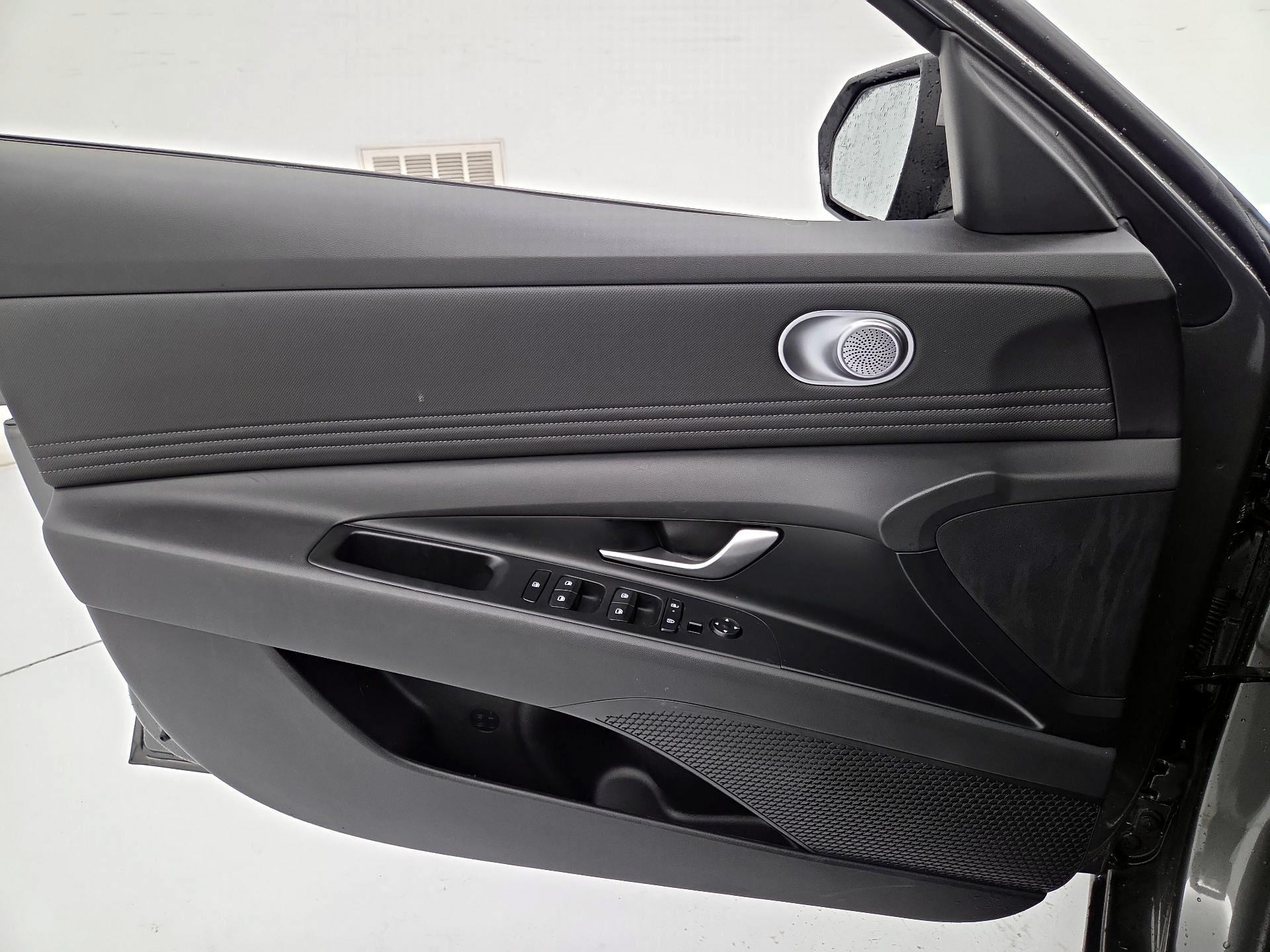 Thumbnail: 2025 Hyundai Elantra - 12