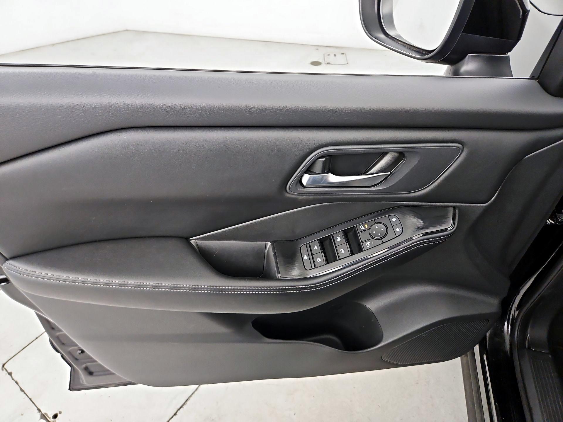 Thumbnail: 2025 Nissan Rogue - 12