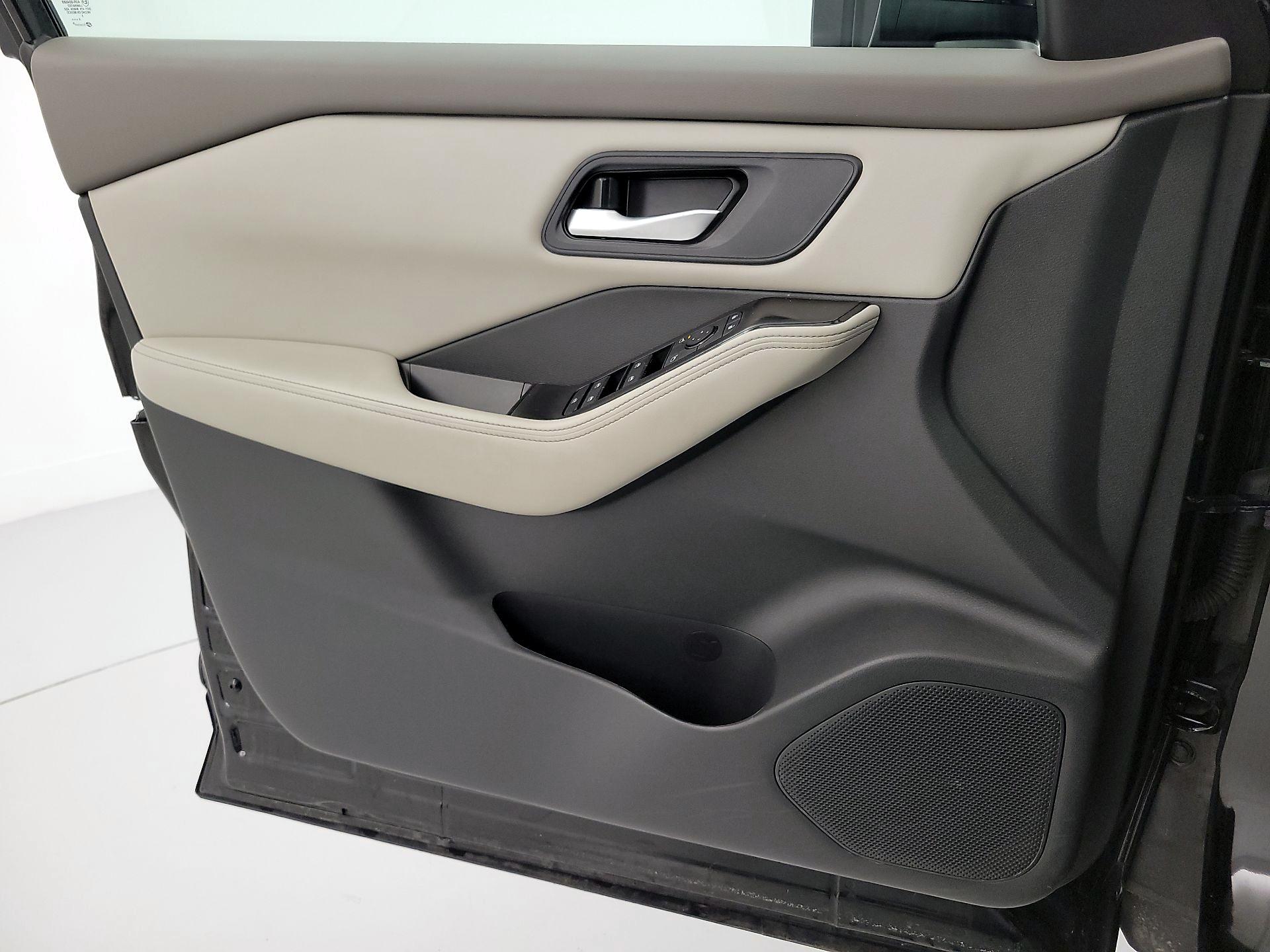 Thumbnail: 2025 Nissan Rogue - 12