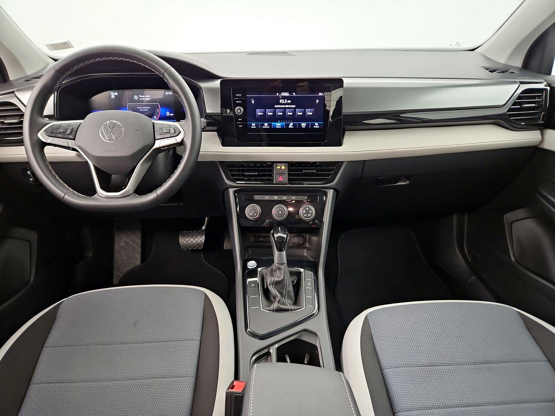 Thumbnail: 2025 Volkswagen Taos - 9