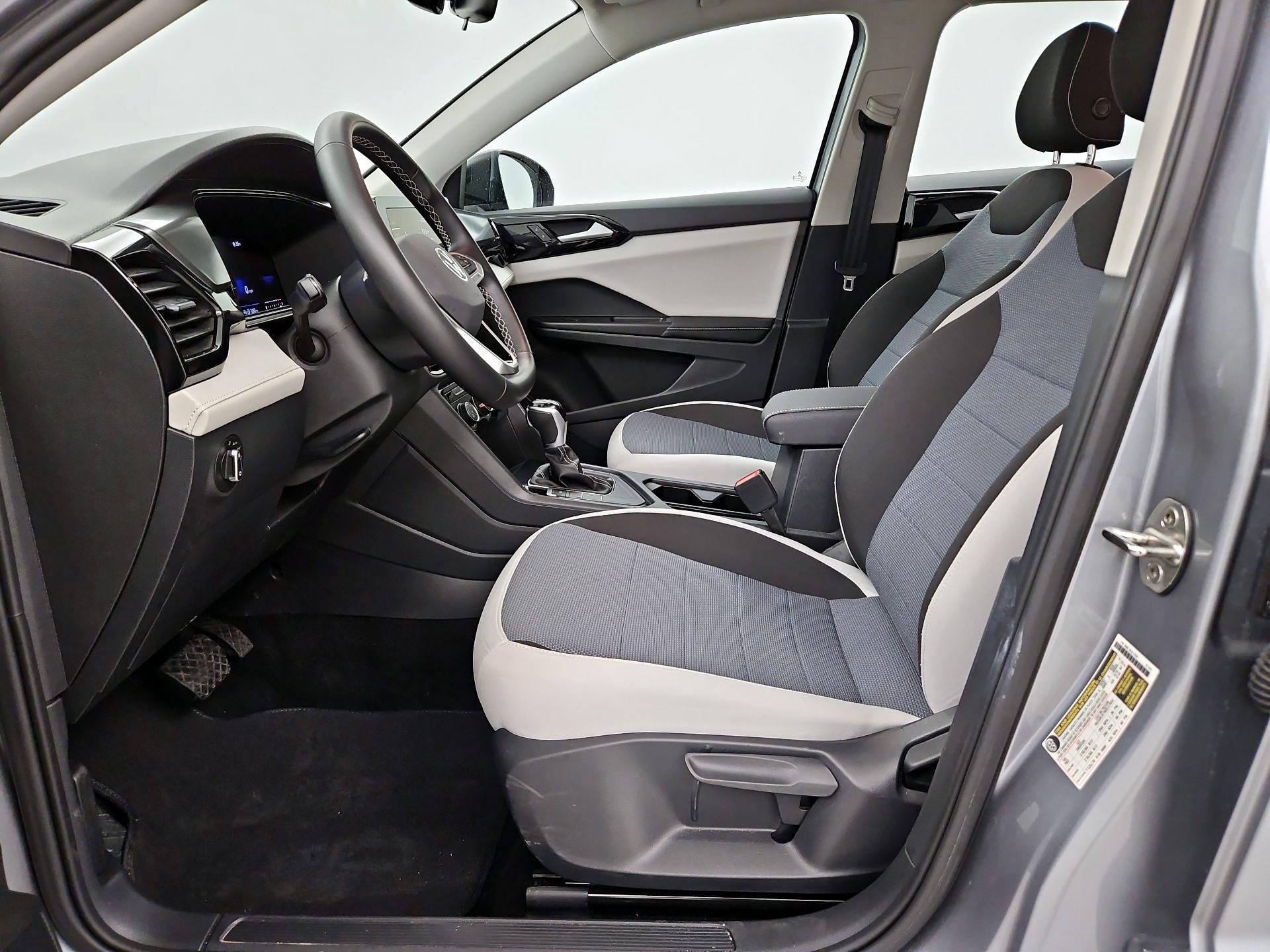 Thumbnail: 2025 Volkswagen Taos - 11